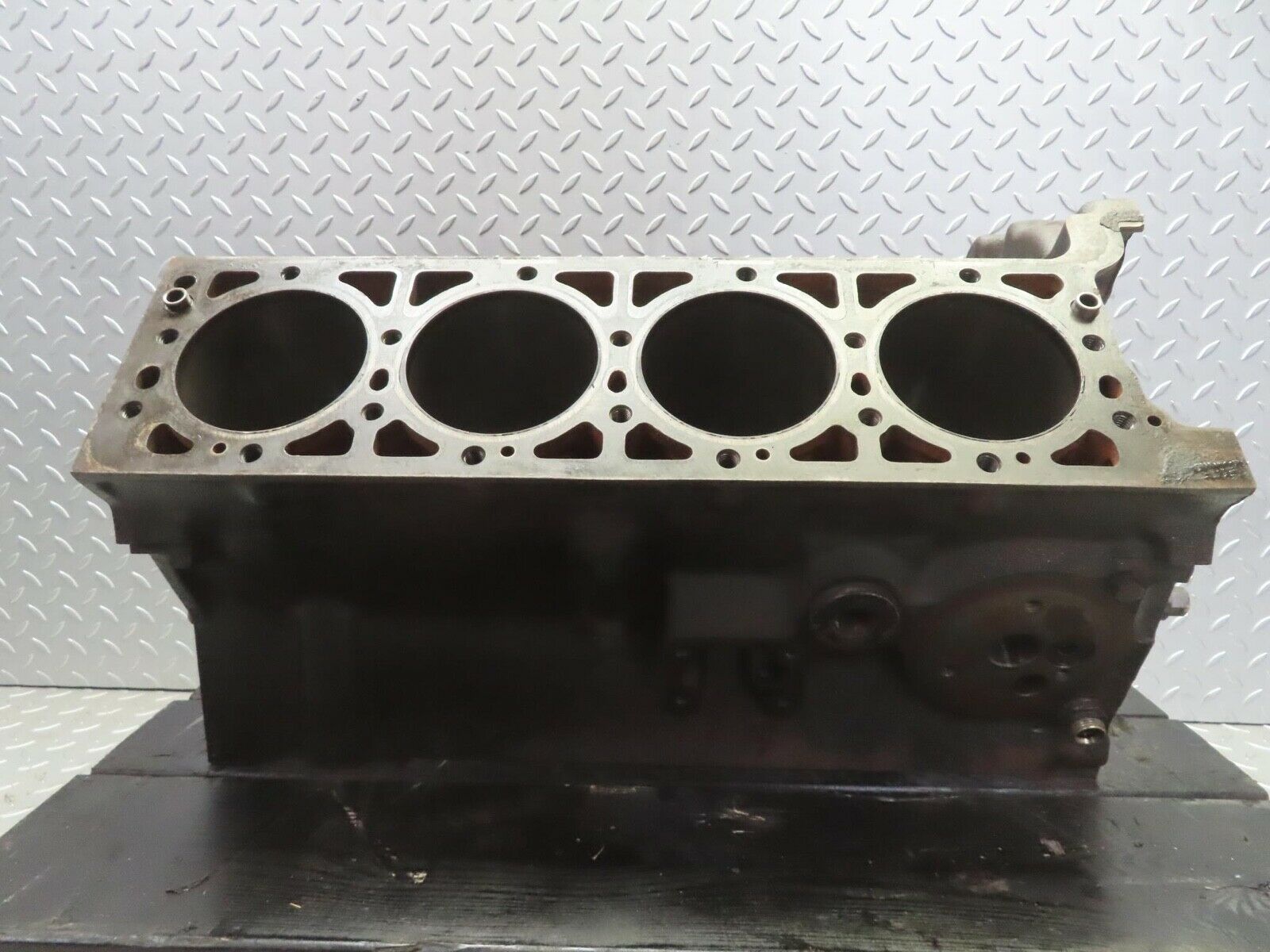13870 Mercedes-Benz R107 450SL Engine Block 1170110401 M117.983