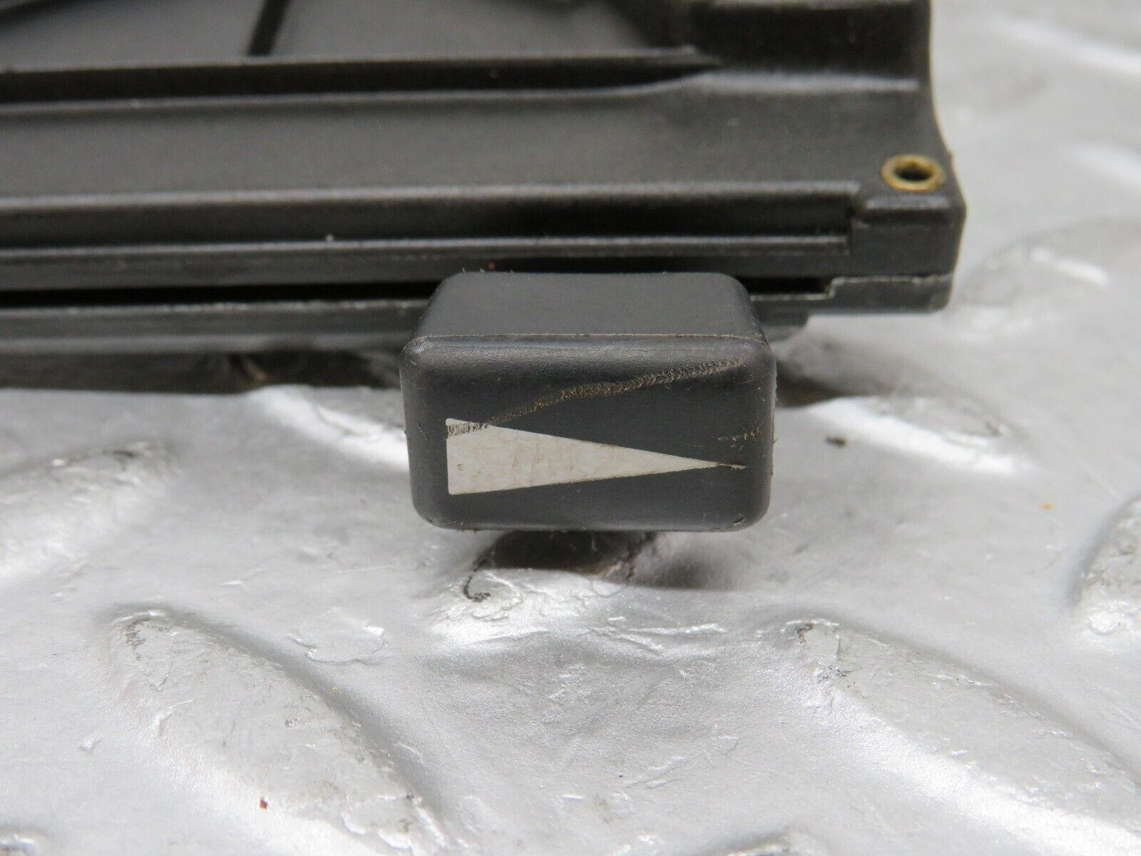 35541 Mercedes-Benz R107 280SL Air Vent Control Lever Centre