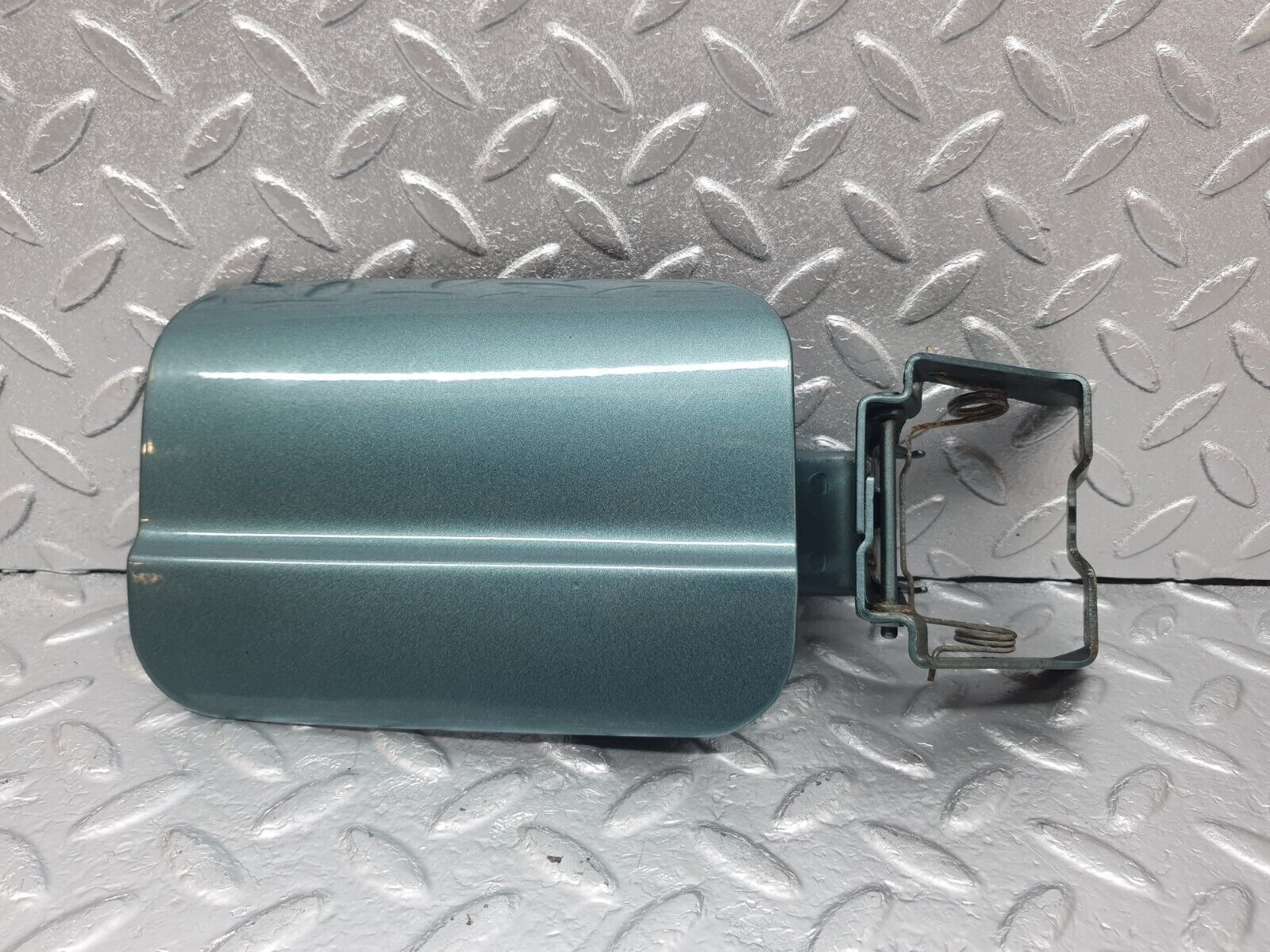 43939 Mercedes-Benz C123 230CE Coupe Fuel Tank Flap Cap 1235840039