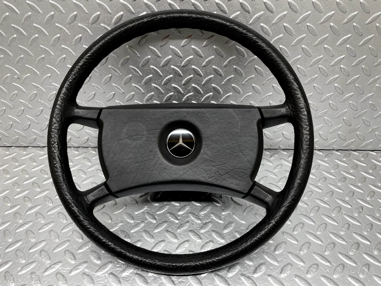 44270 Mercedes-Benz W123 280E Steering Wheel 1264640017