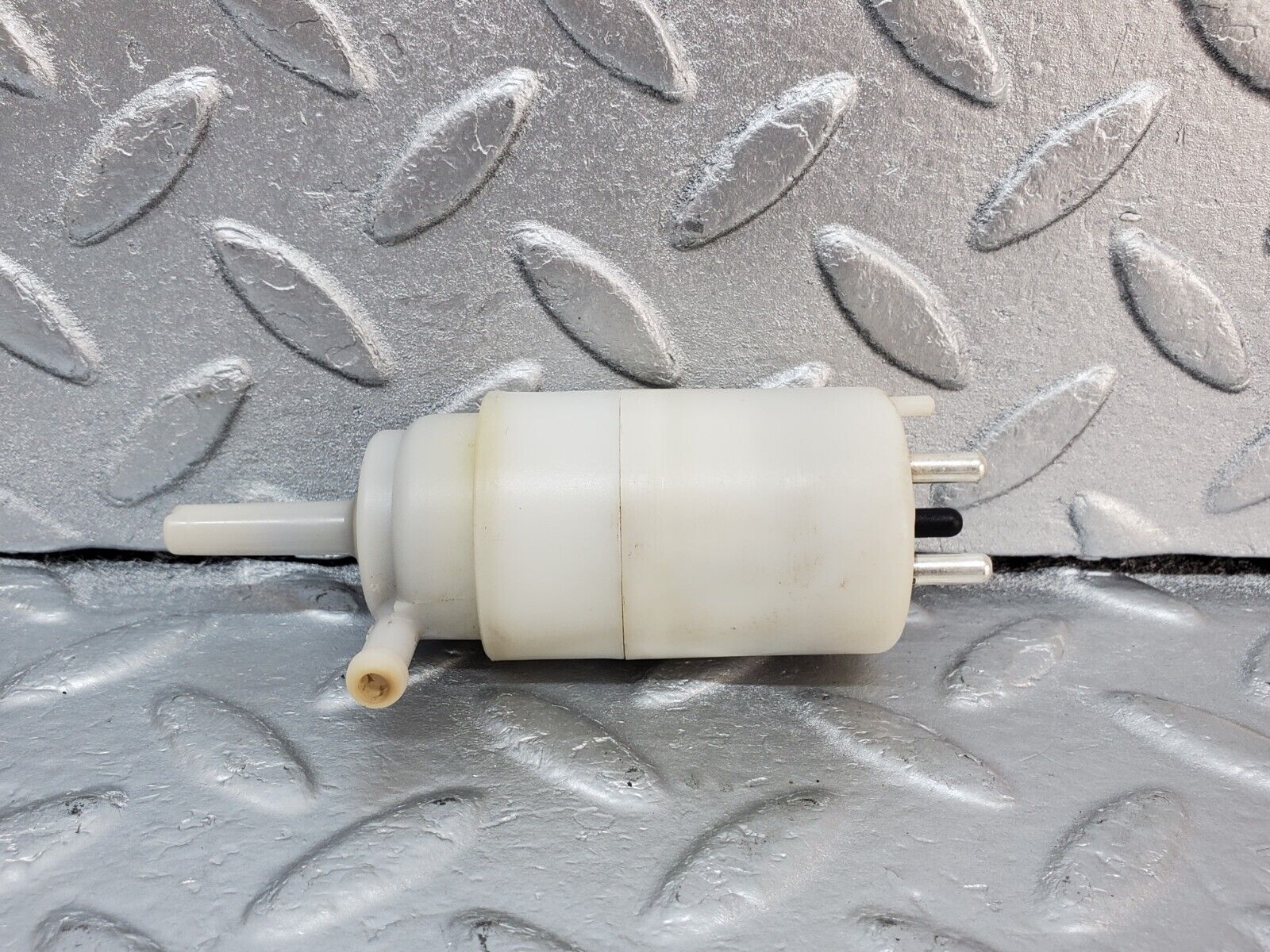 45683 Mercedes-Benz W126 420SE Windscreen Washer Pump Hella 1248690221