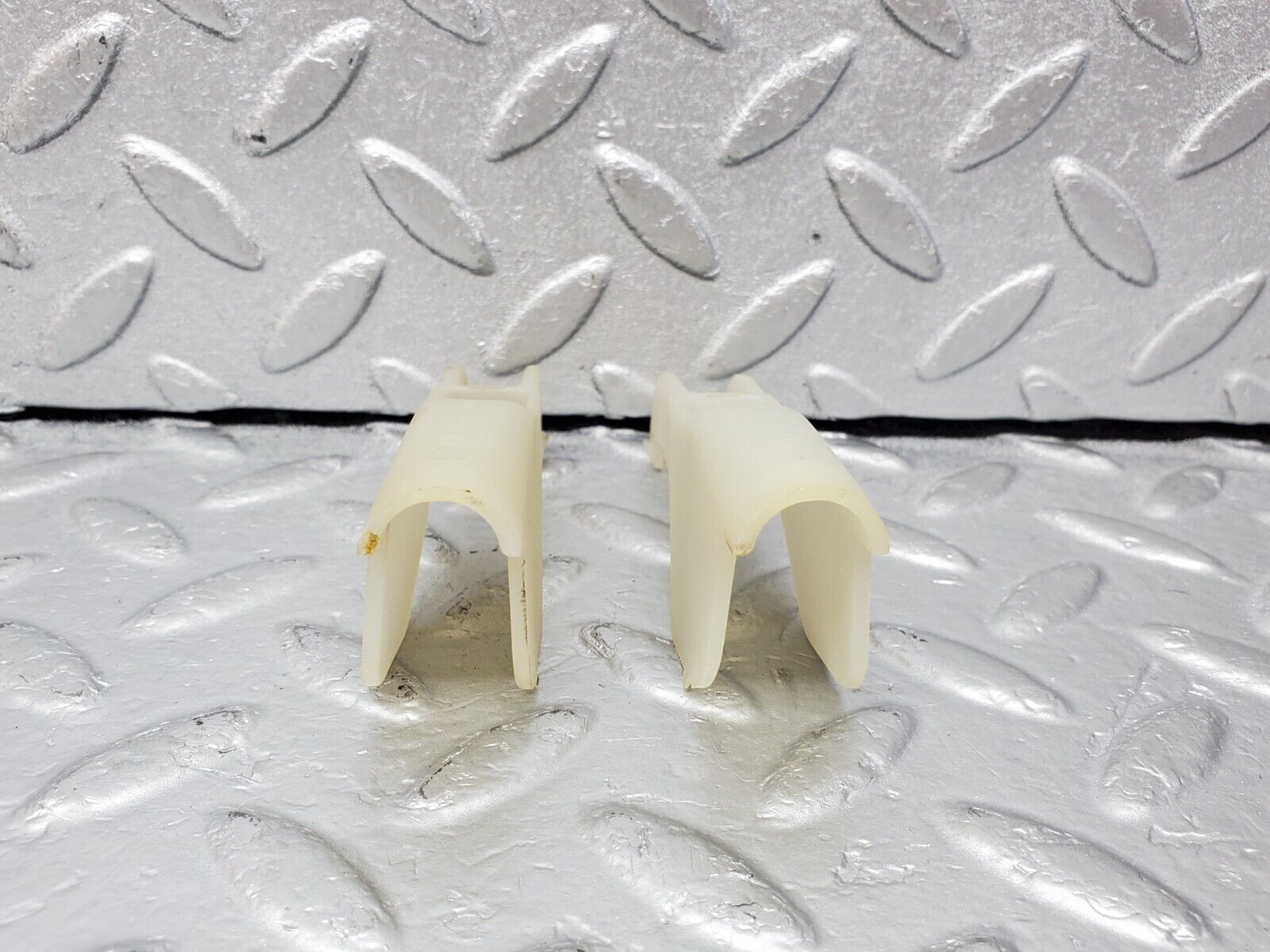 45592 Mercedes-Benz W126 420SE Rear Door Lock Vacuum Actuator Cover 1267660018