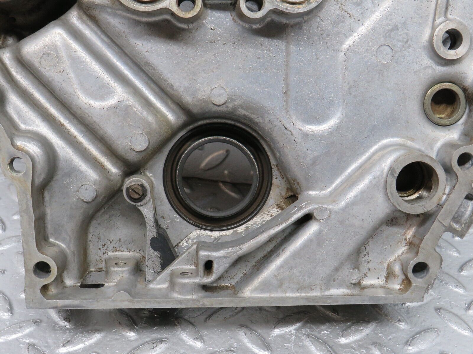 33079 Mercedes-Benz C107 R107 350 V8 Timing Chain Cover 1160150801