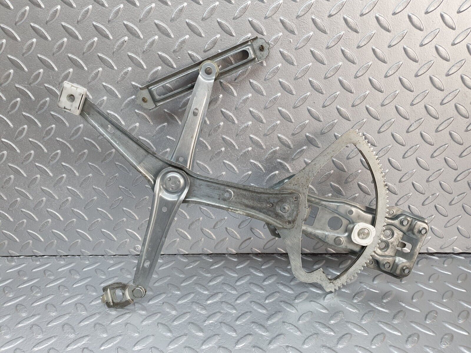 41939 Mercedes-Benz W202 C200 Front Right Power Window Regulator