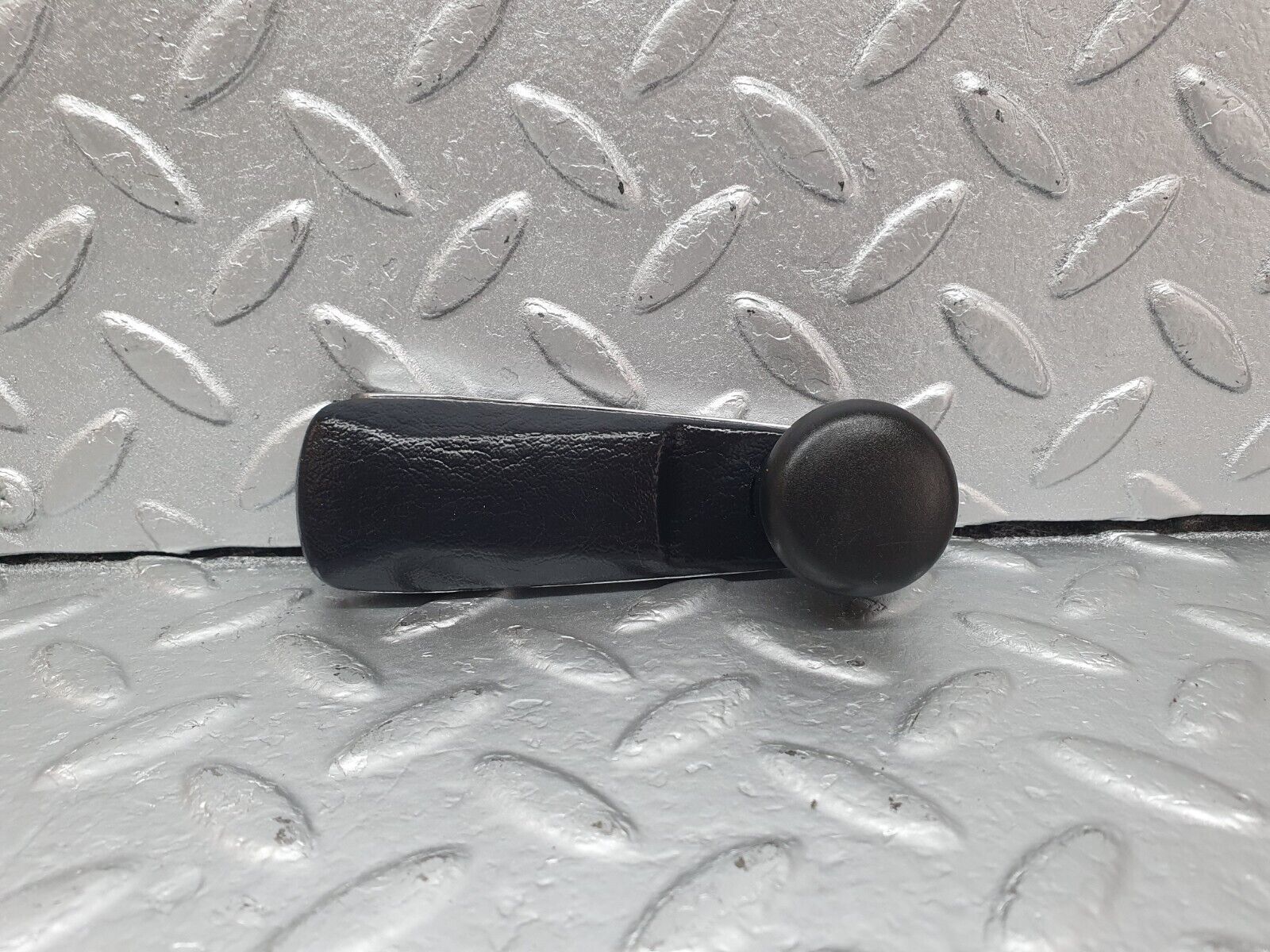 42702 Mercedes-Benz W201 190 2.0L Window Lifter Crank Handle