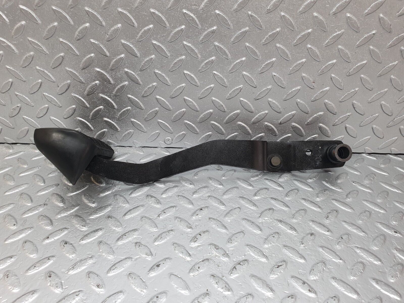 43896 Mercedes-Benz C123 230CE Coupe Brake Pedal With Rubber 1232910082