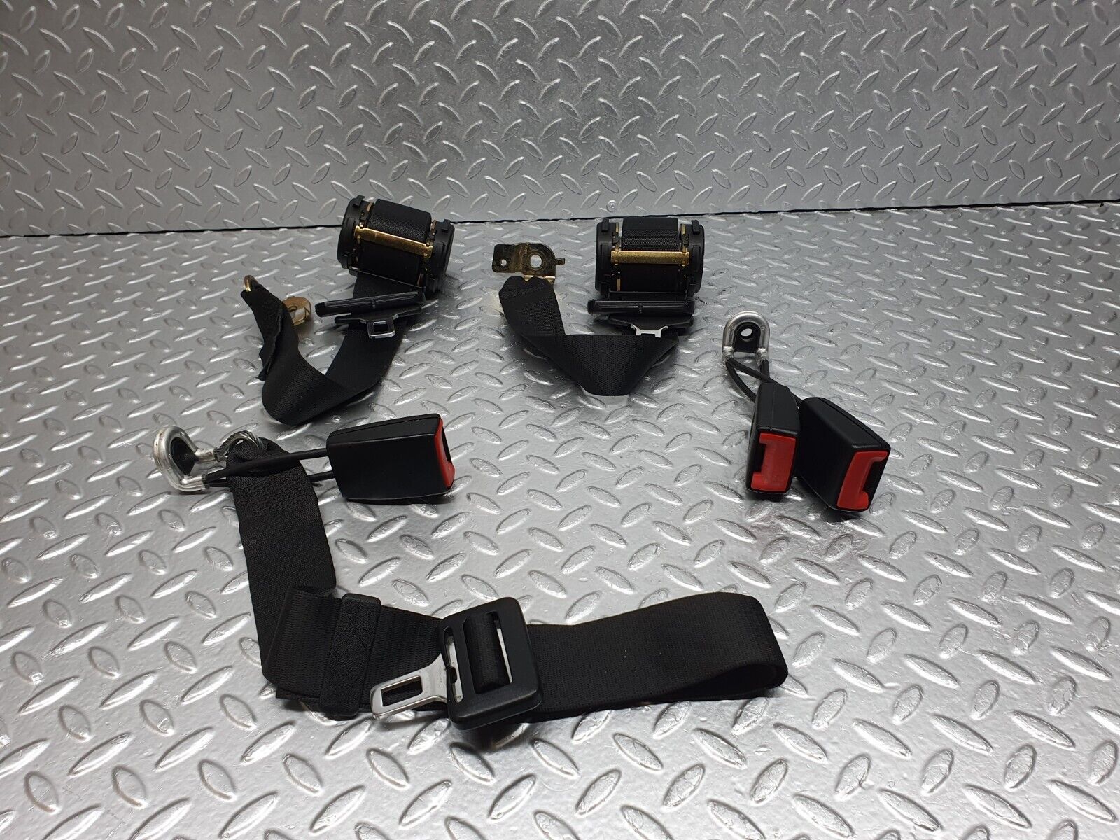 41984 Mercedes-Benz W202 C200 Rear Seat Belt Set With Buckles 2028600586 2028609269