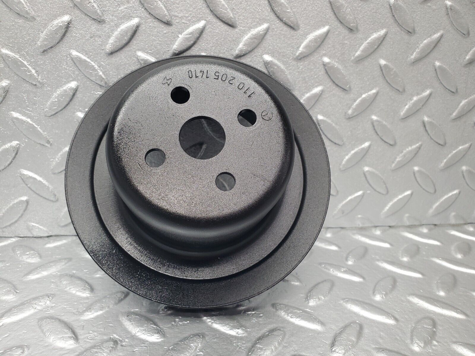 46634 Mercedes-Benz C123 280CE Coupe Water Pump Pulley 1102051410