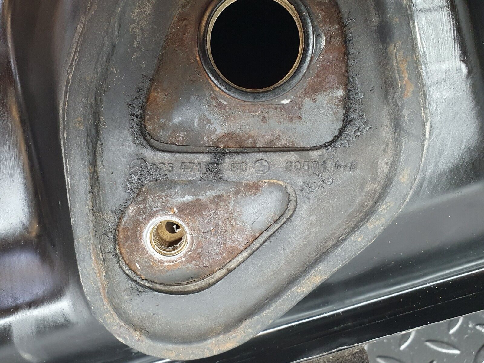 43854 Mercedes-Benz C126 380SEC Coupe Fuel Tank