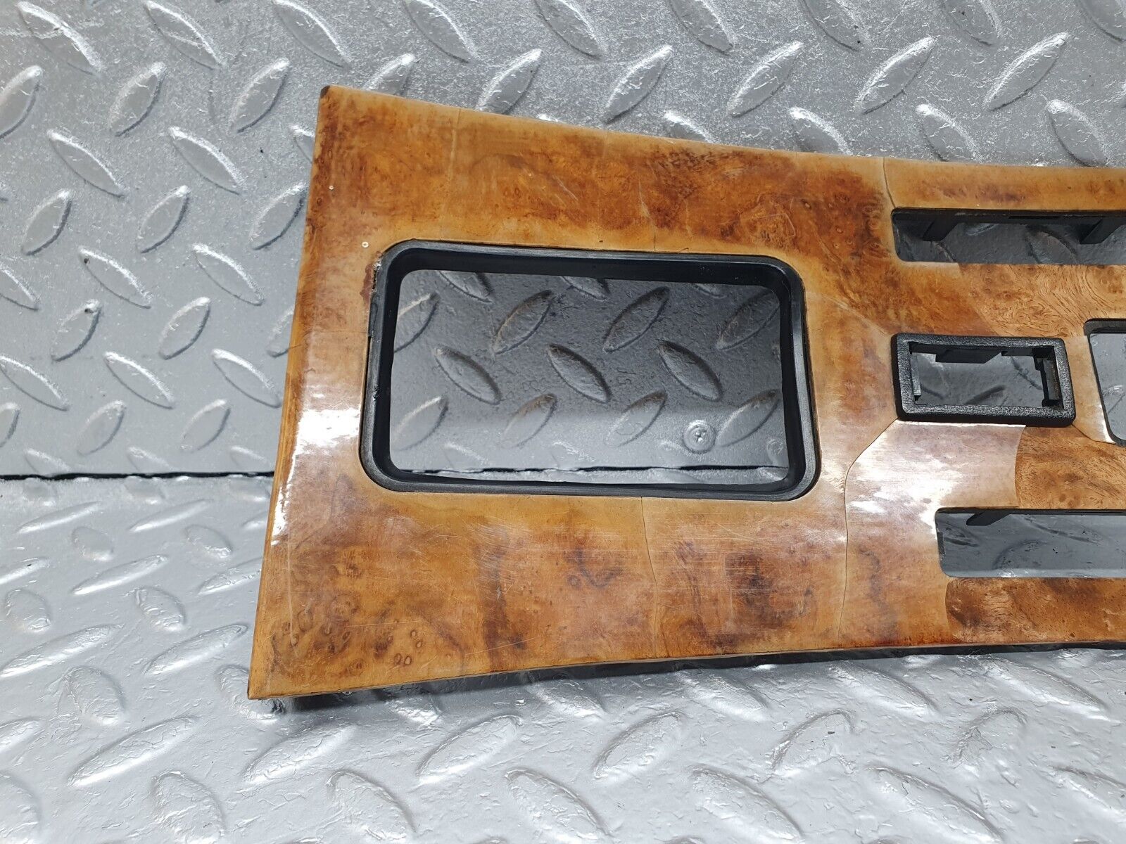 43589 Mercedes-Benz C126 380SEC Coupe Centre Console Wood Panel