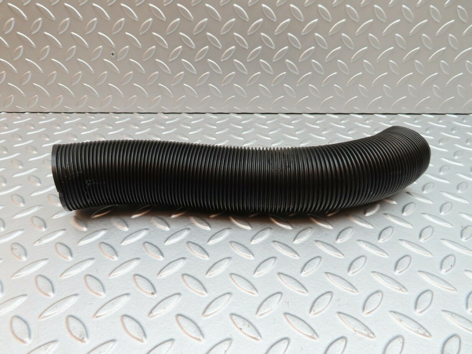 4986 Mercedes-Benz R107 350SL Ventilation Pipe