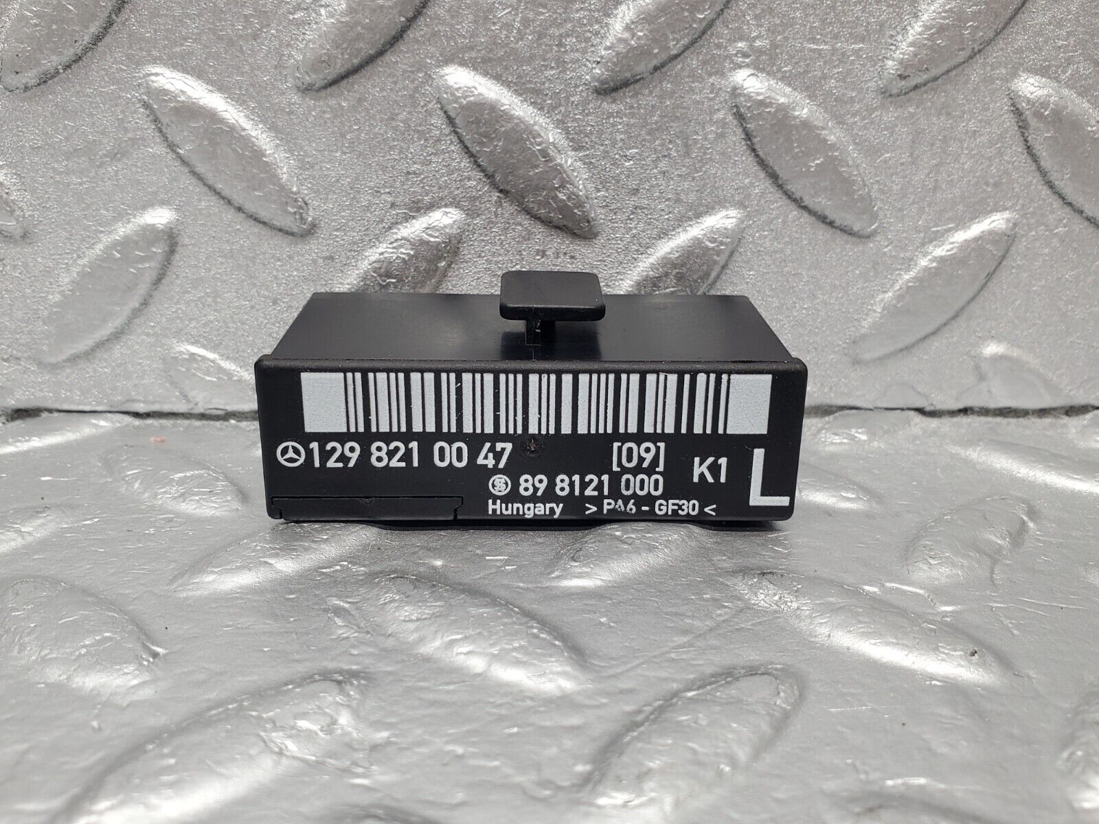 46826 Mercedes-Benz R129 320SL Coupe Seat Locking Relay Left 1298210047