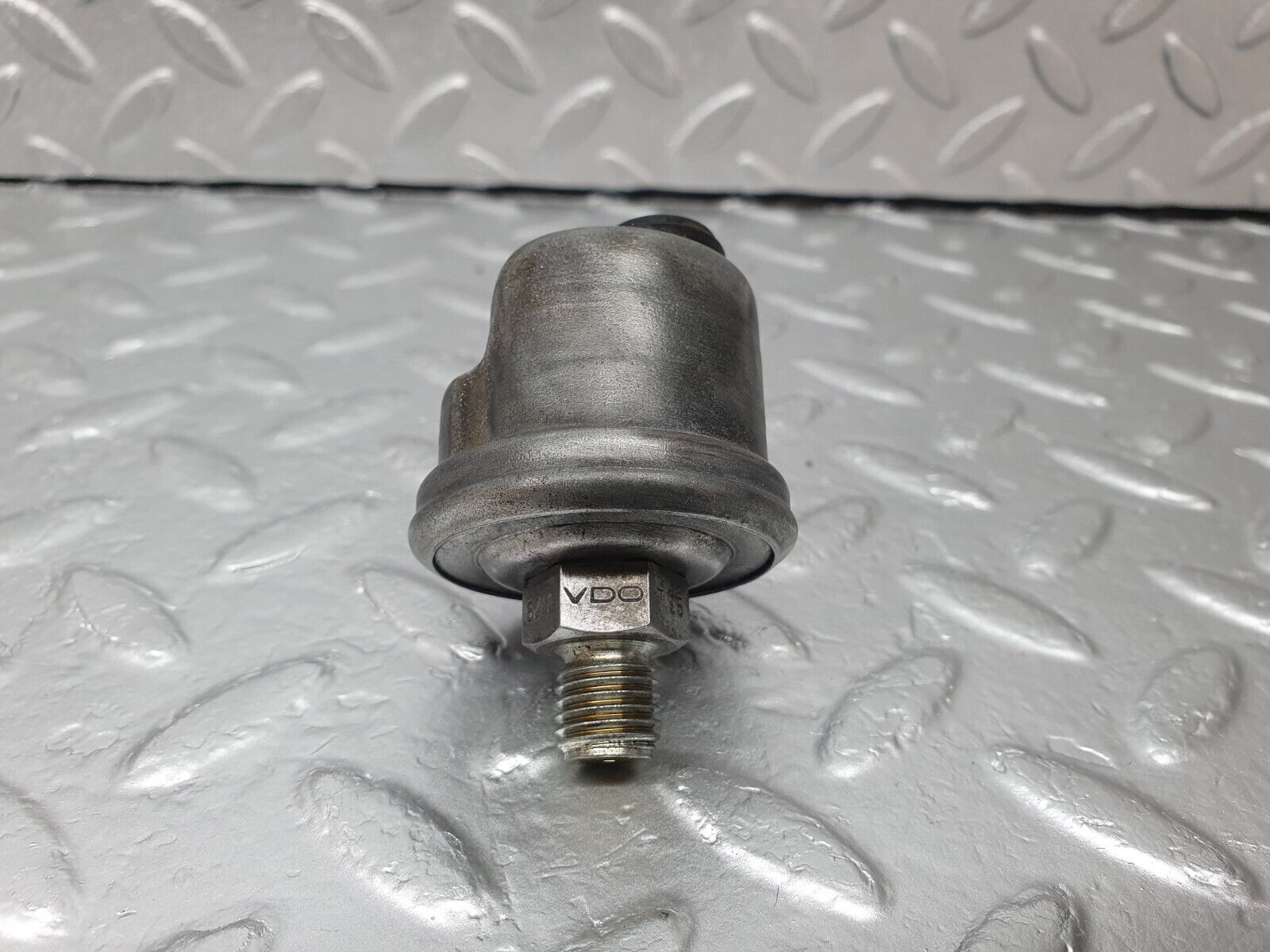 42546 Mercedes-Benz R129 320SL Coupe Oil Pressure Sensor VDO 0065429417