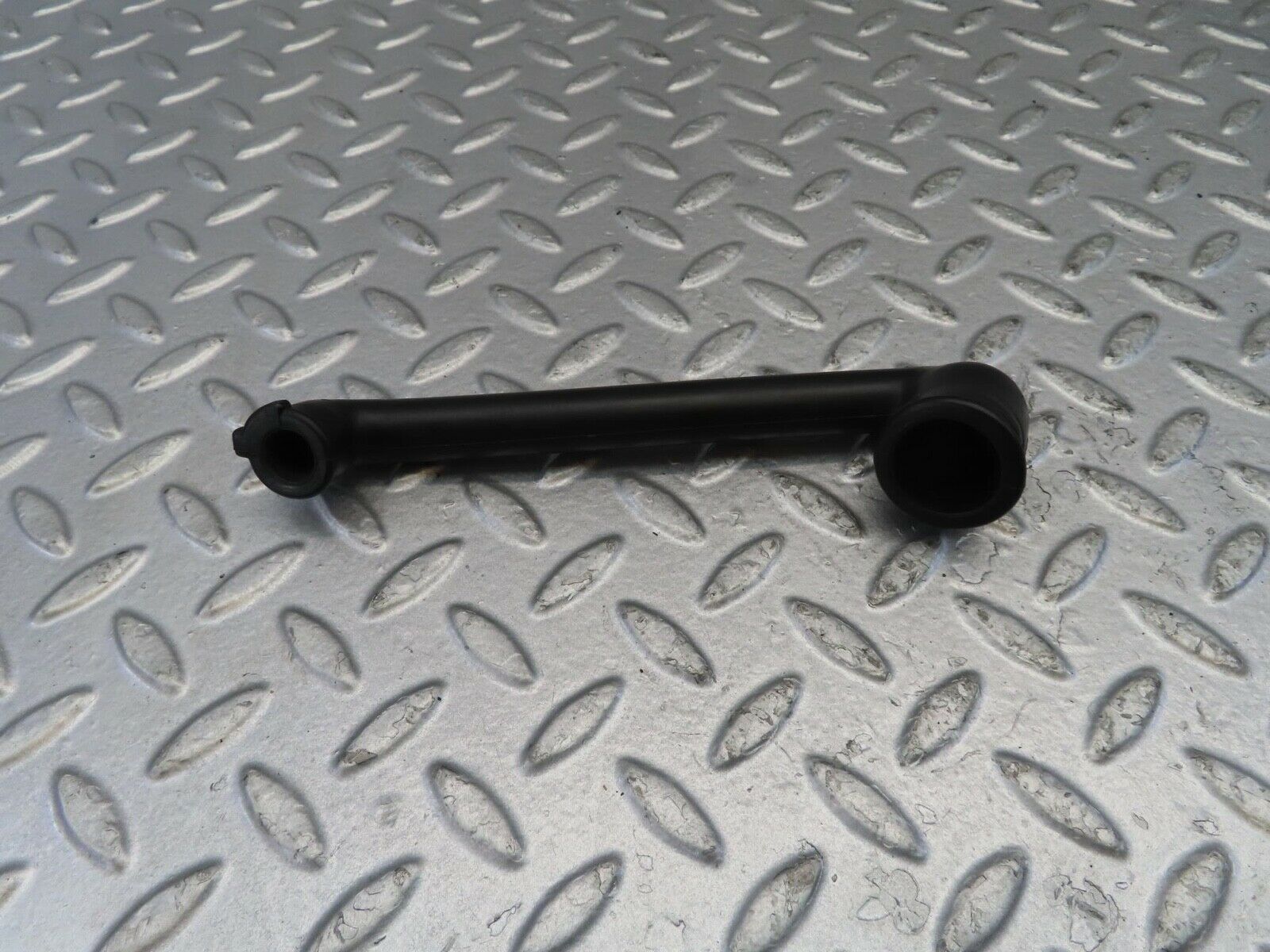 11019 Mercedes-Benz R107 W116 Air Hose For Valve Cover 1160940591