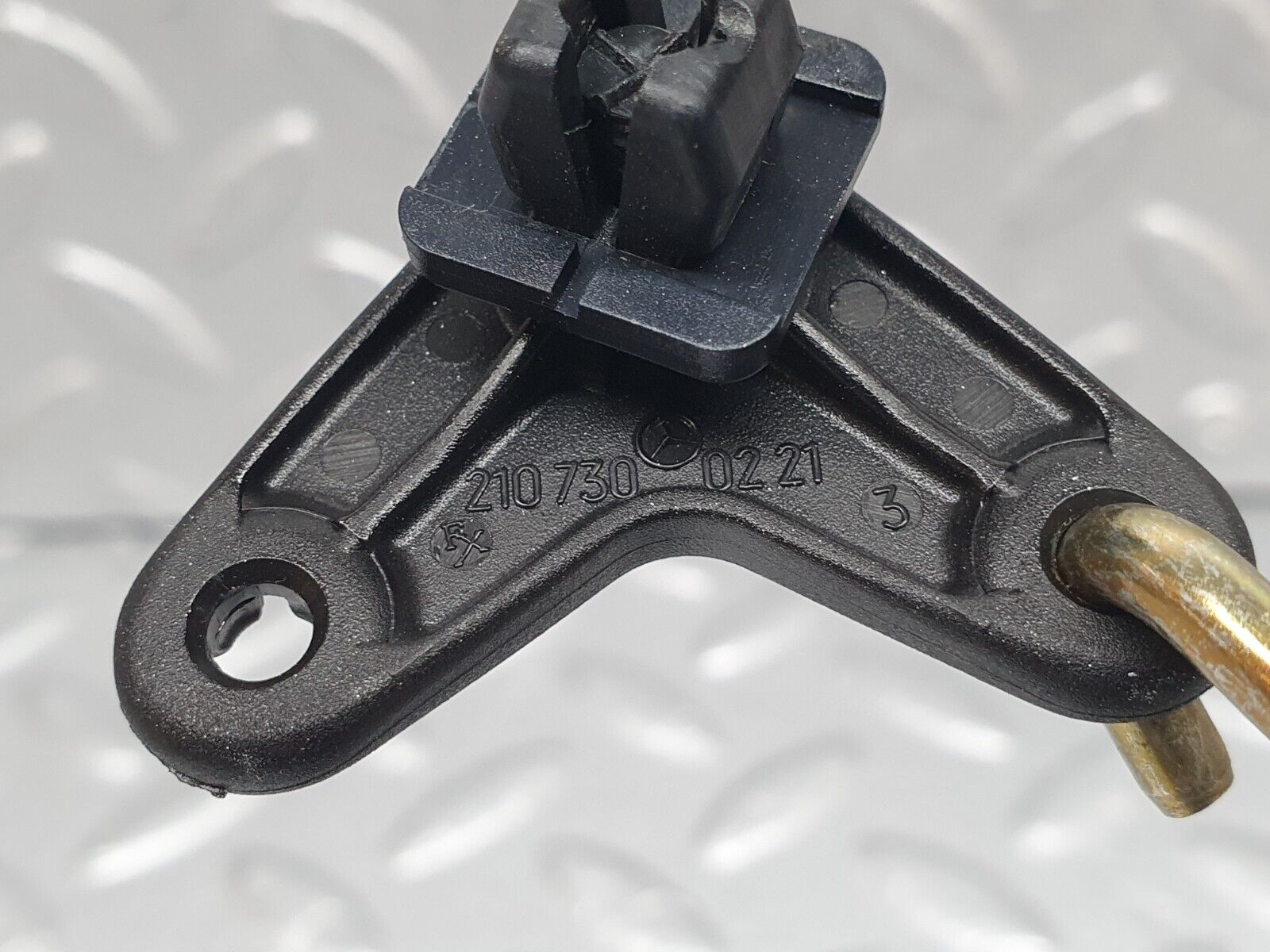 42103 Mercedes-Benz W202 C200 Rear Door Lock Knob Pair 2107300221