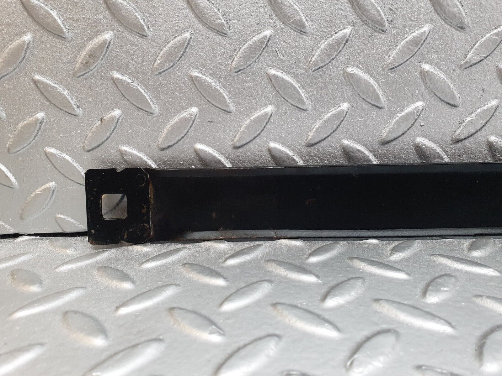 42912 Mercedes-Benz W201 190 2.0L Fuel Tank Tightening Strap 2014700040