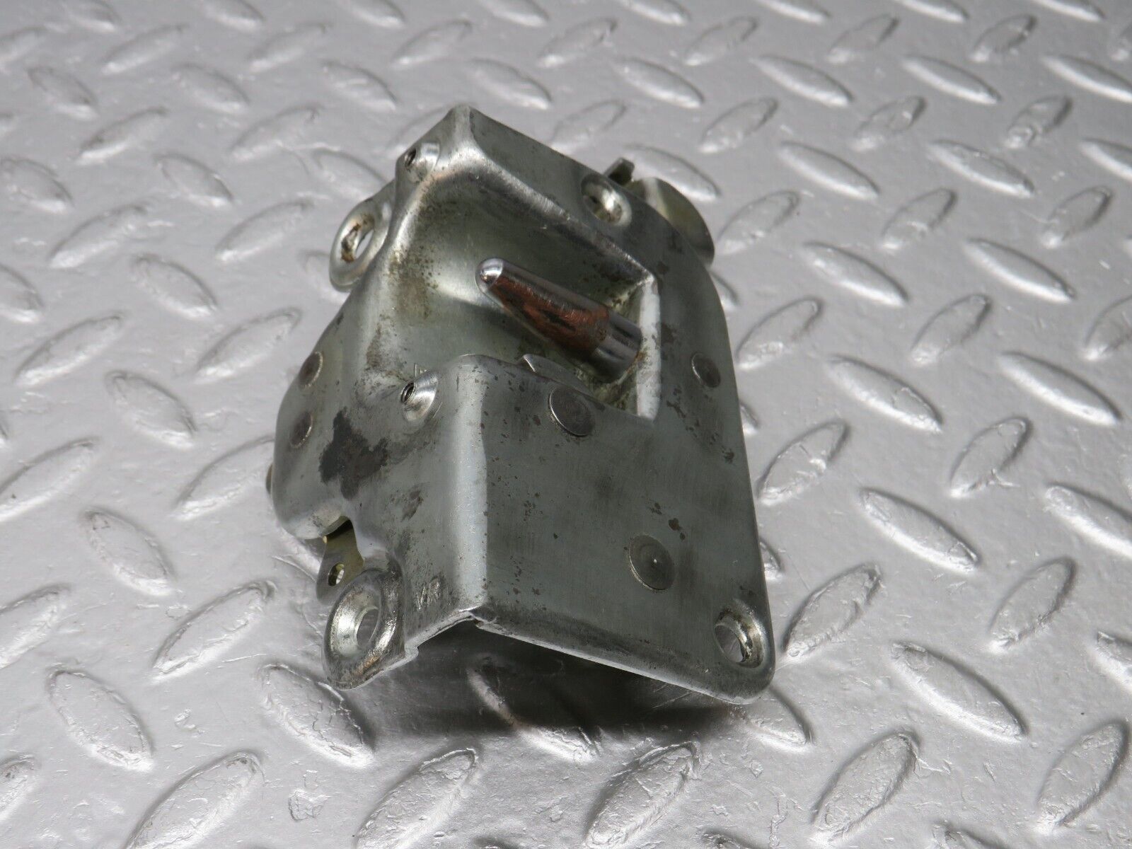 39093 Mercedes-Benz R107 500SL Right Door Lock Mechanism