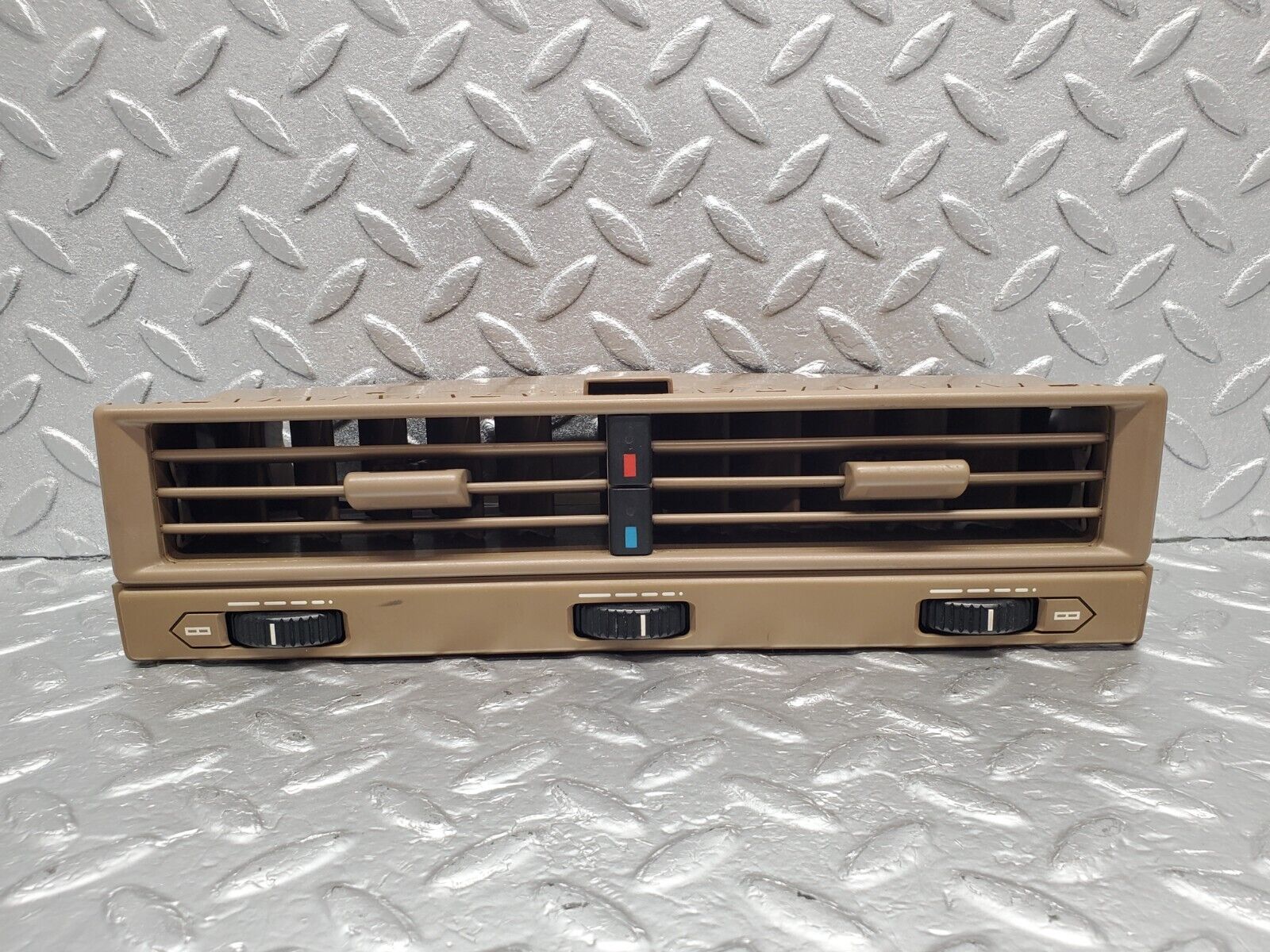 46876 Mercedes-Benz R129 320SL Coupe Dash Centre Air Vent 1298300654