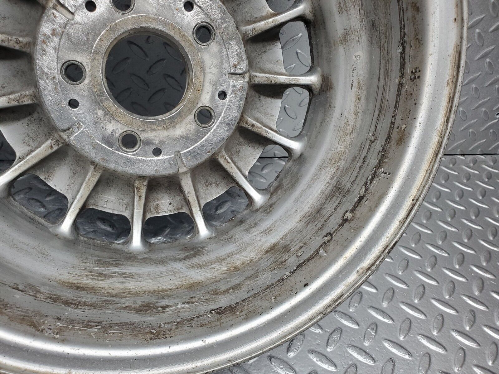 44556 Mercedes-Benz W123 Alloy Wheel Set Mexican Hat 6Jx14H2 ET30 1264001902