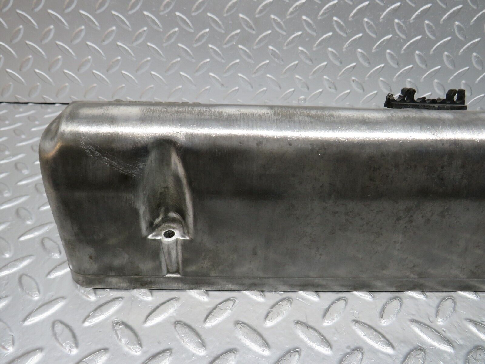 32963 Mercedes-Benz C107 R107 450 Cylinder Head Valve Cover Right 1160163305