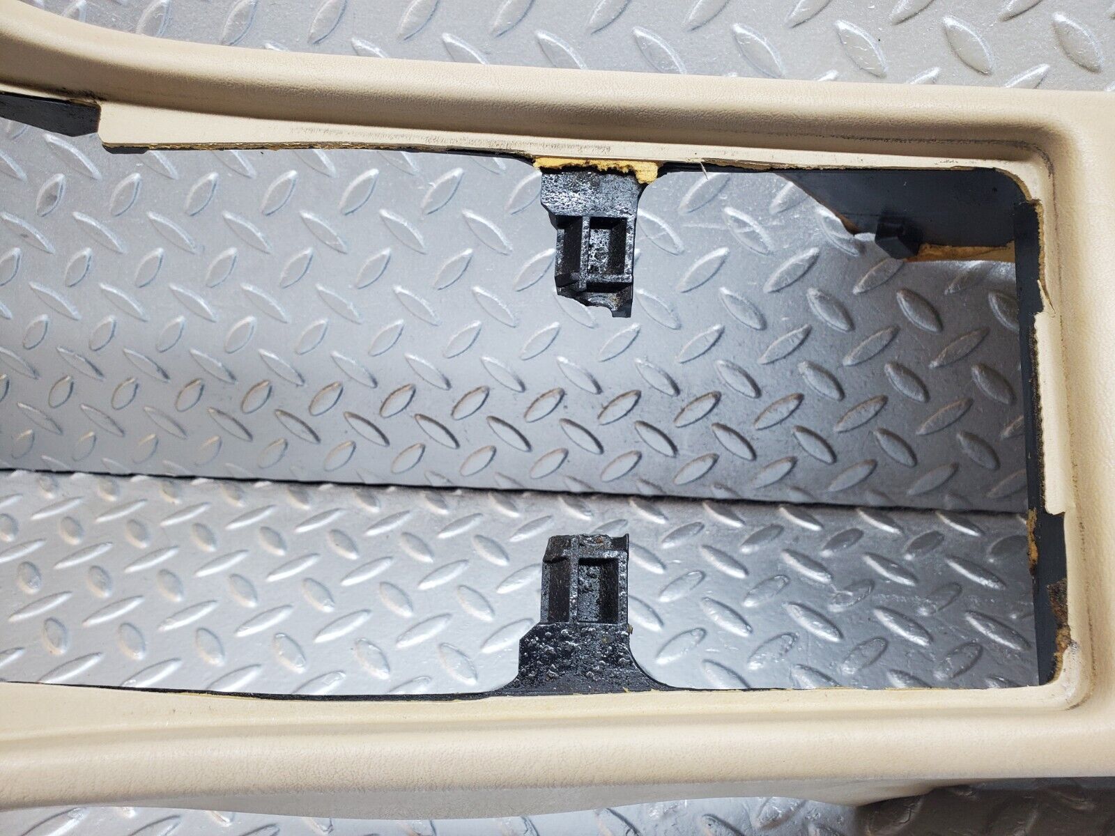 45767 Mercedes-Benz W126 420SE Centre Console Beige 1266830325