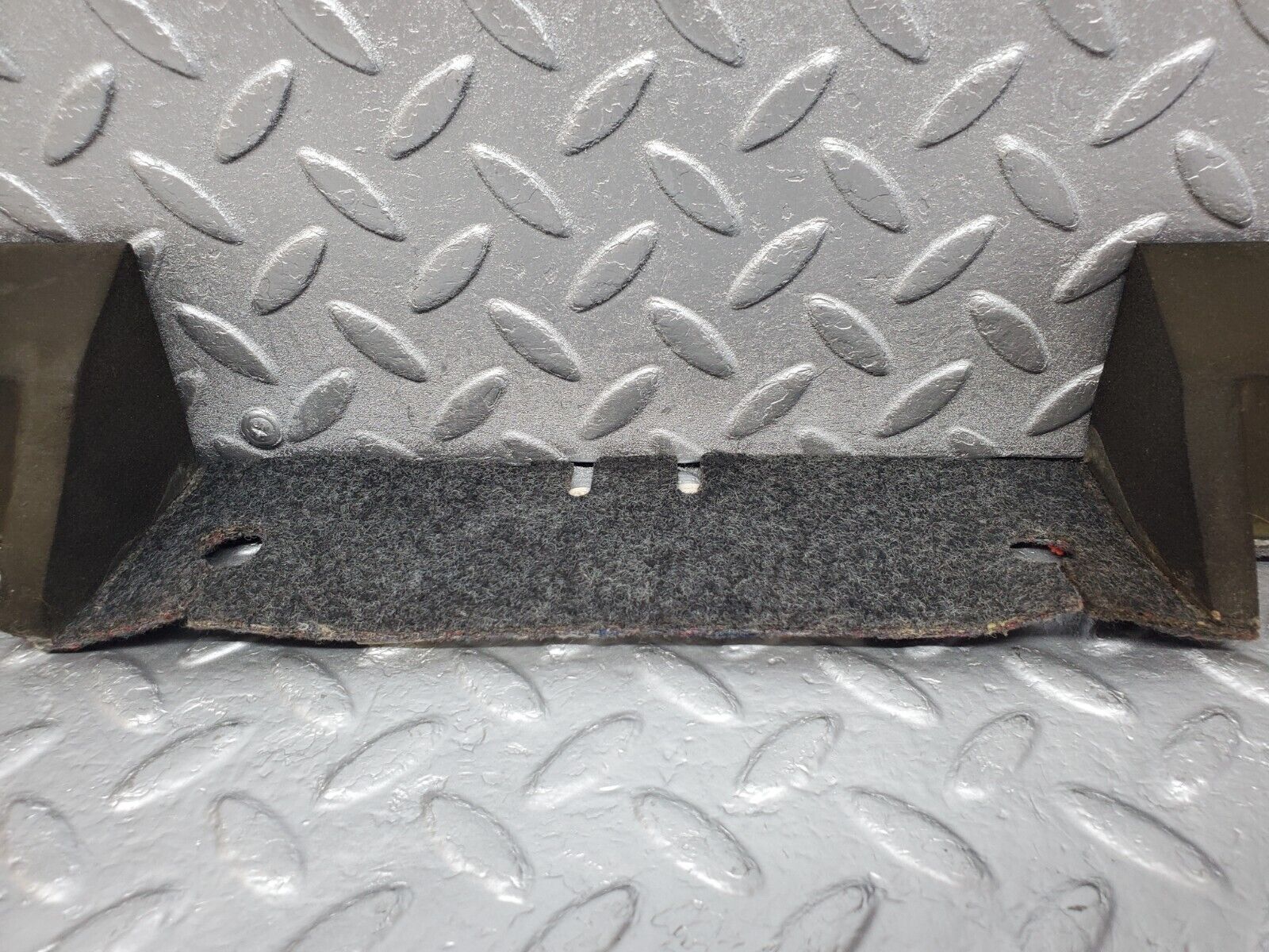 45734 Mercedes-Benz W126 420SE Rear Centre Seat Belt Carpet 1248600097