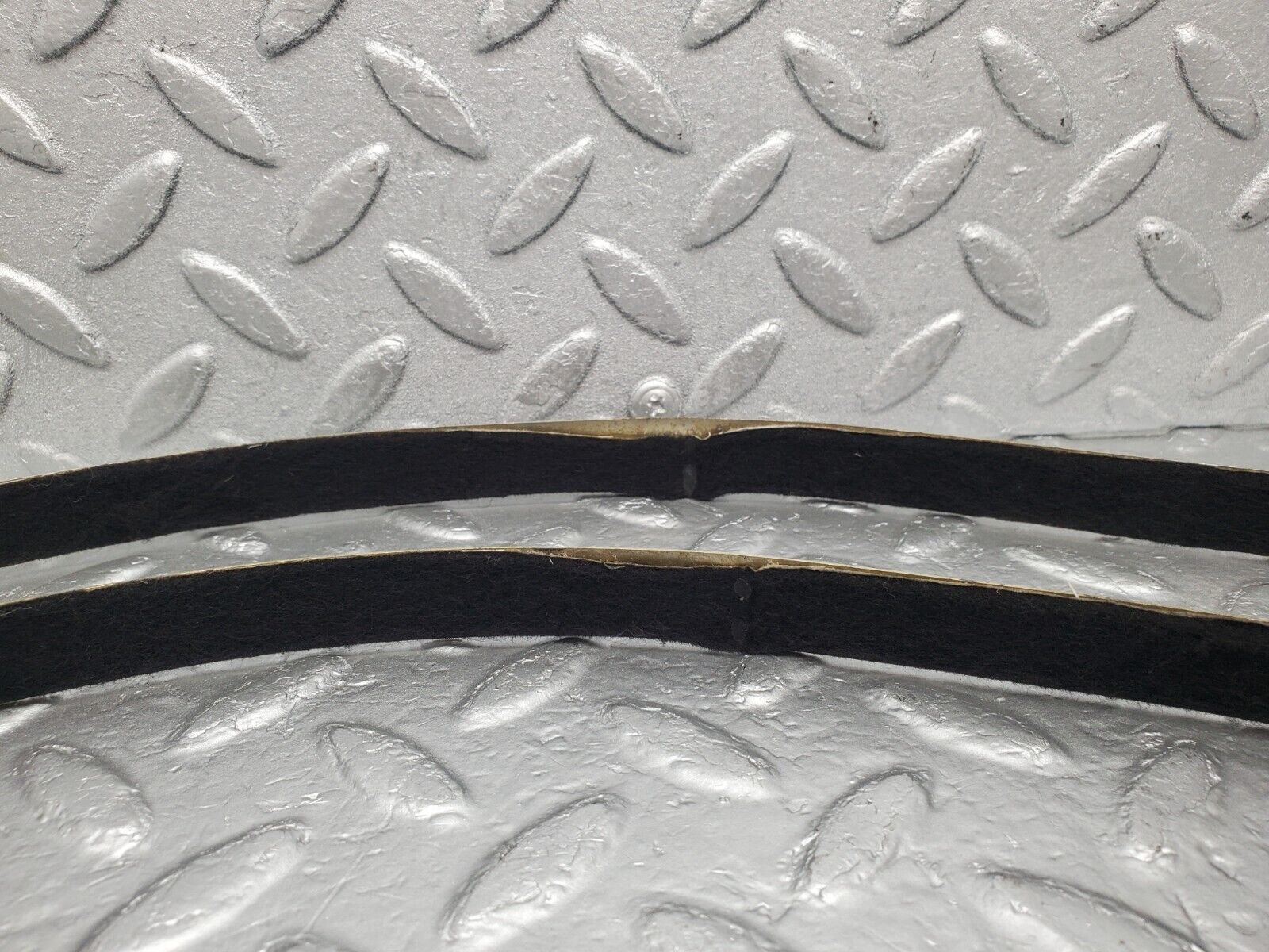 46077 Mercedes-Benz S123 200T Wagon Heater Box Holder Strap