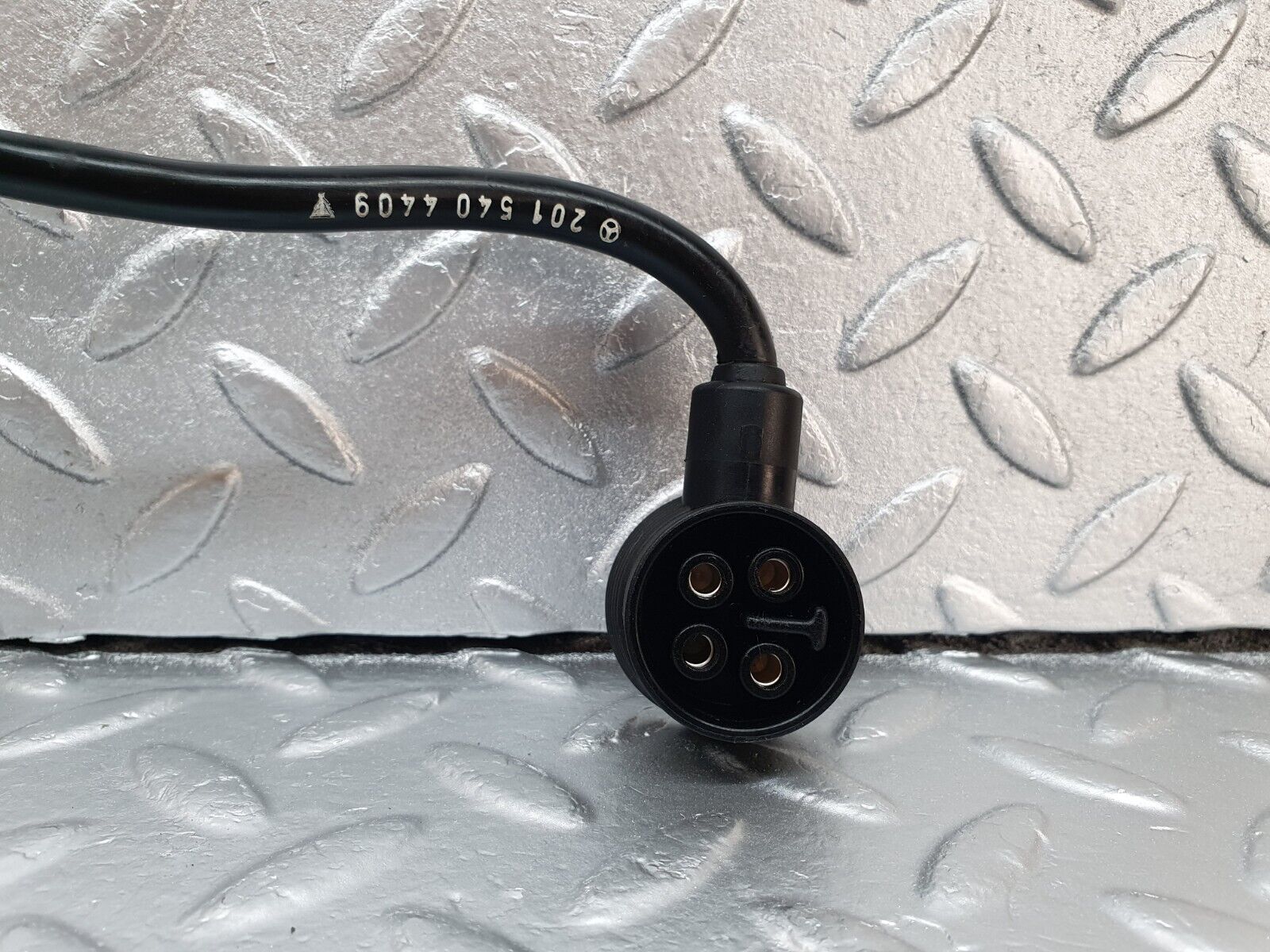 42933 Mercedes-Benz W201 190 2.0L Ignition Control Unit Cable 2015404409 09971820