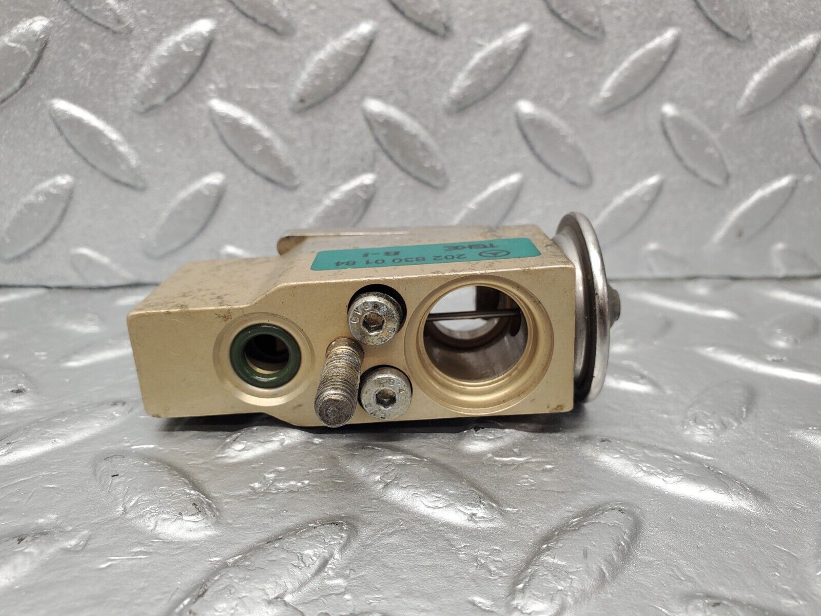 47009 Mercedes-Benz R129 320SL Coupe Air Conditioning Expansion Valve 2028300184