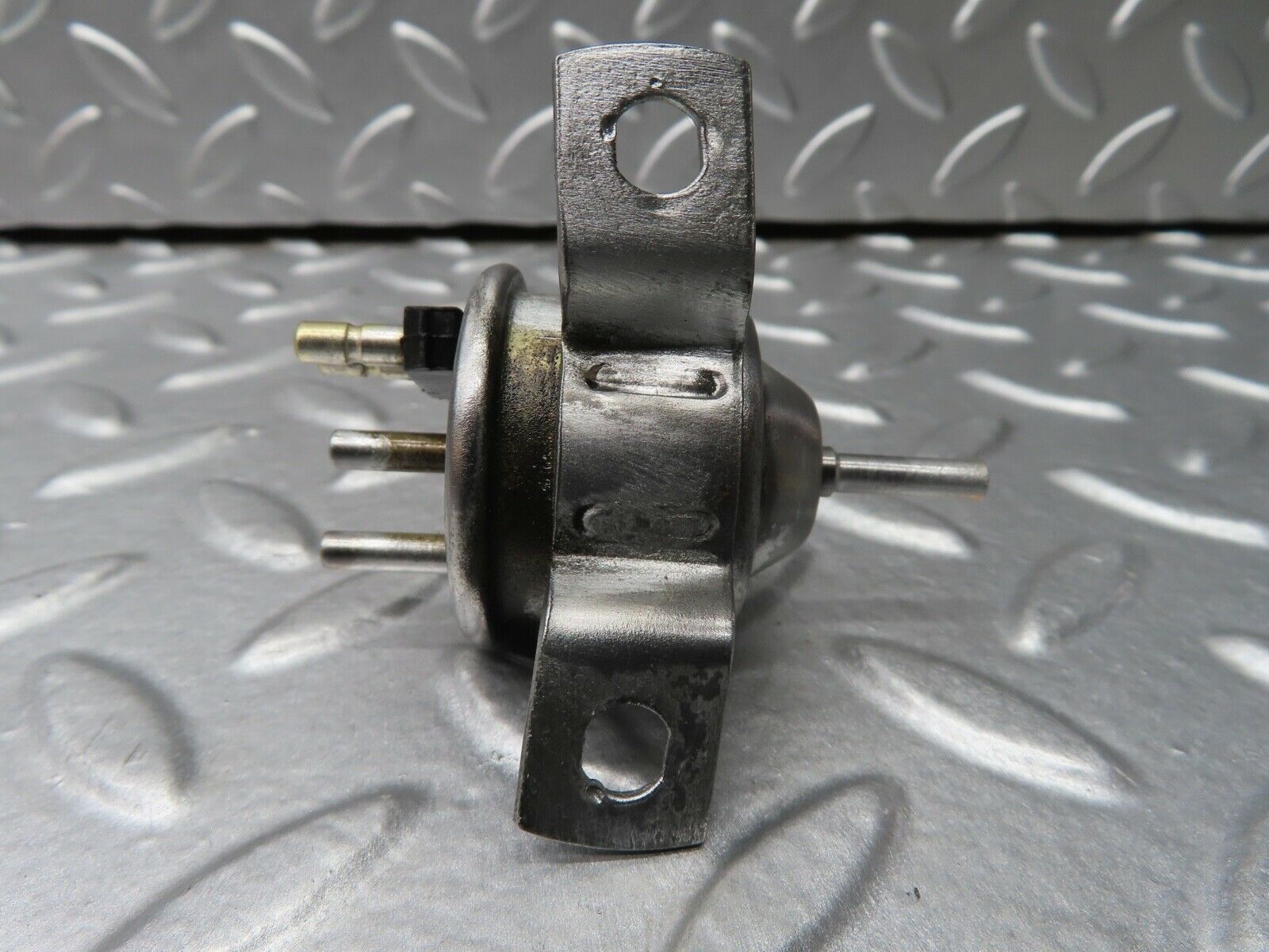 20558 Mercedes-Benz R107 450SL Vacuum Valve Pierburg