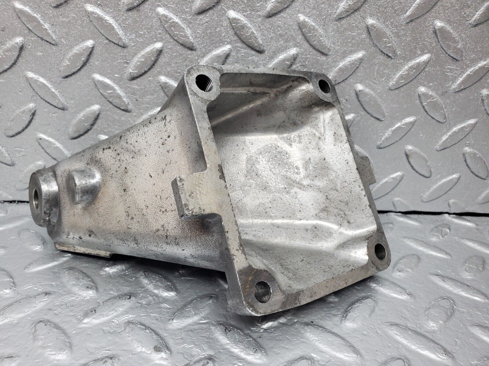 45090 Mercedes-Benz R129 300SL Coupe Engine Mount Bracket Left Side 1042230404