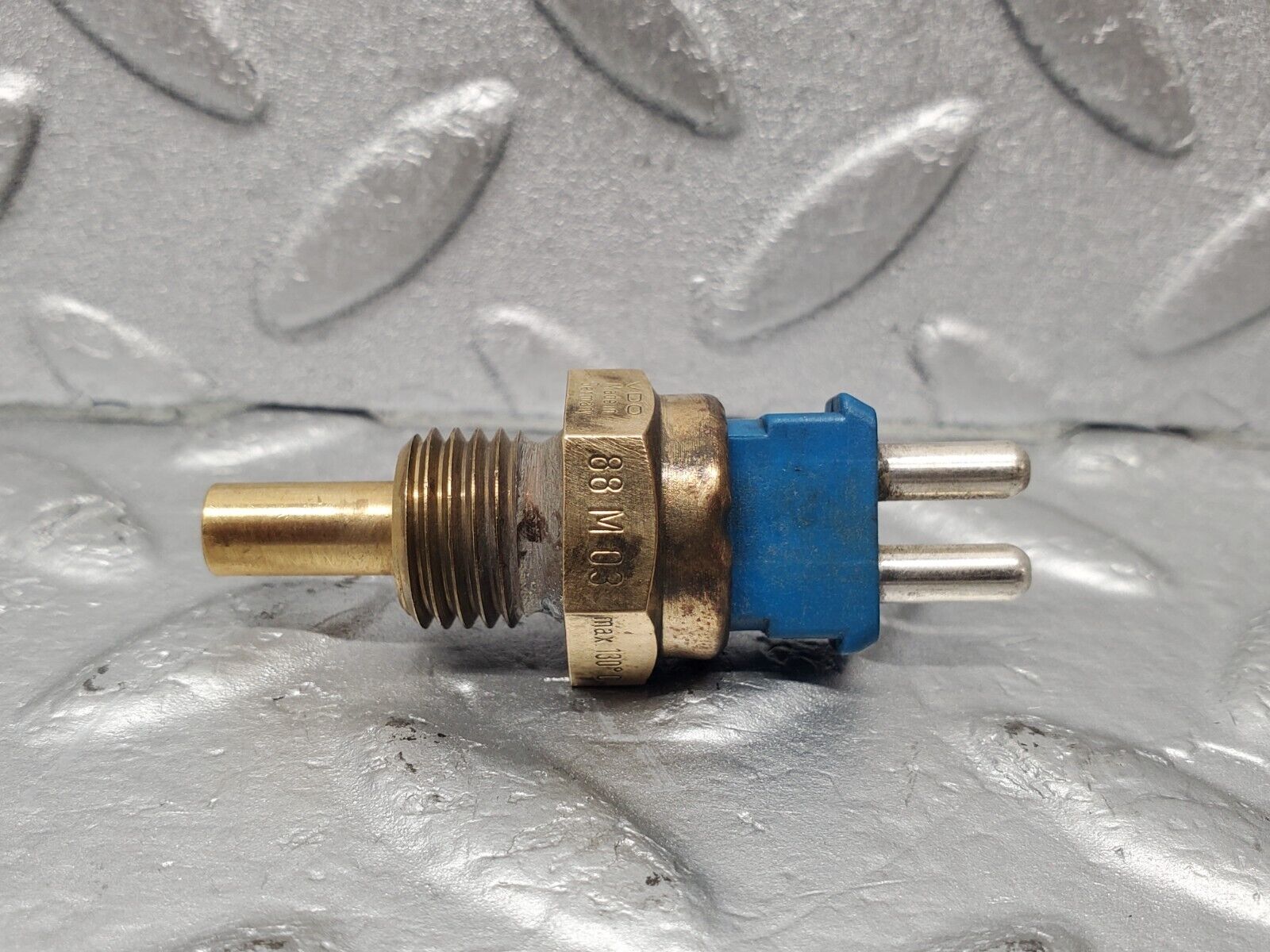 46047 Mercedes-Benz W126 420SE Coolant Temperature Sensor VDO 0085424517