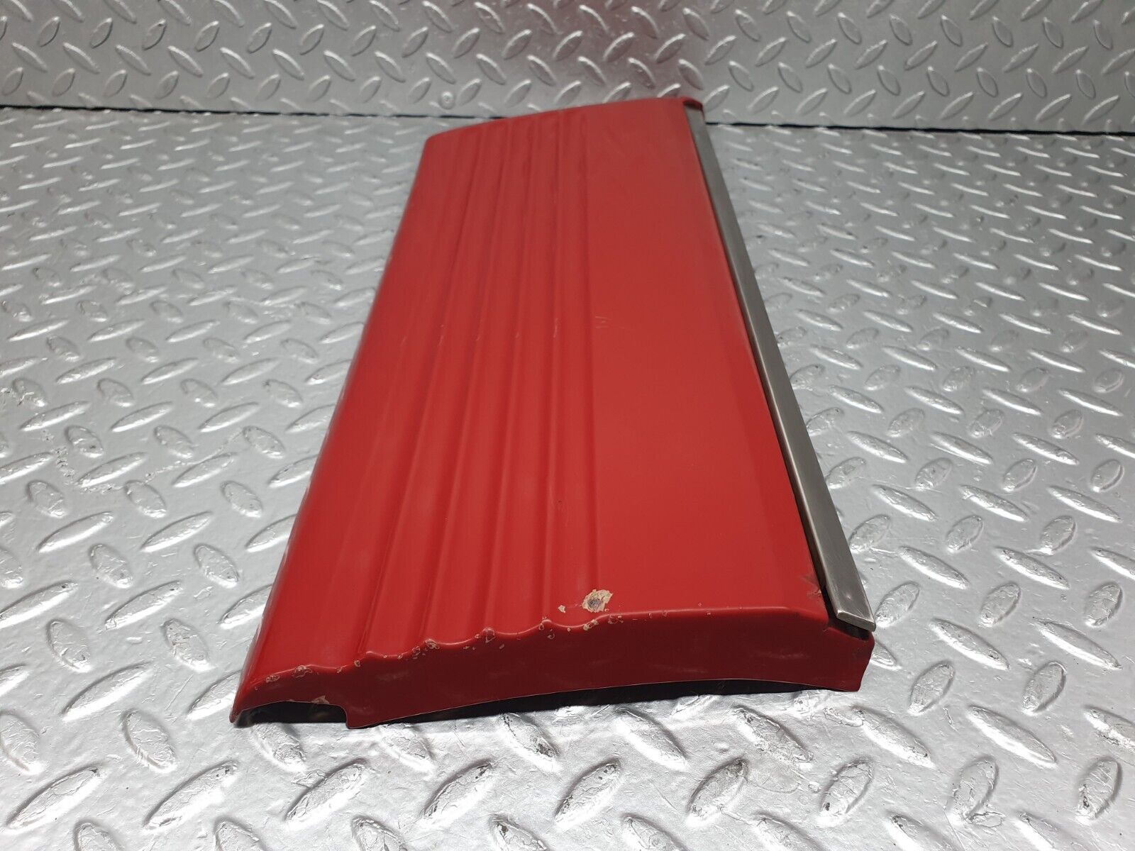 43489 Mercedes-Benz C126 380SEC Coupe Rear Right Fender Wing Lower Moulding Trim