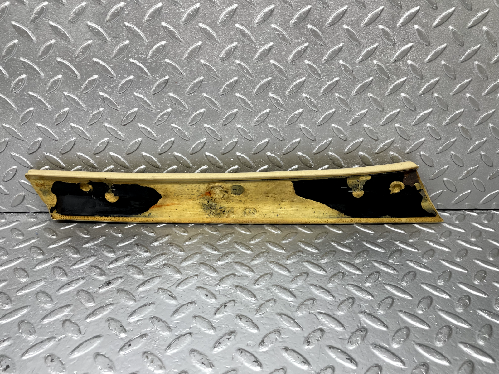 44256 Mercedes-Benz W123 280E A Pillar Cover Panel Left Side Beige