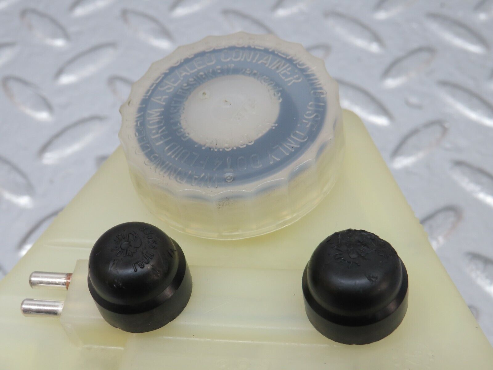 43809 Mercedes-Benz S124 220TE Wagon Brake Fluid Reservoir Tank ATE 3.3508-8122.1