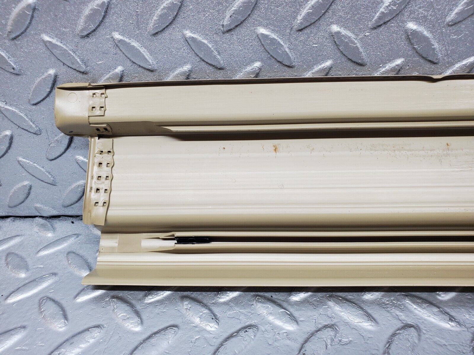 45617 Mercedes-Benz W126 420SE Rear Right Door Sill Trim Beige