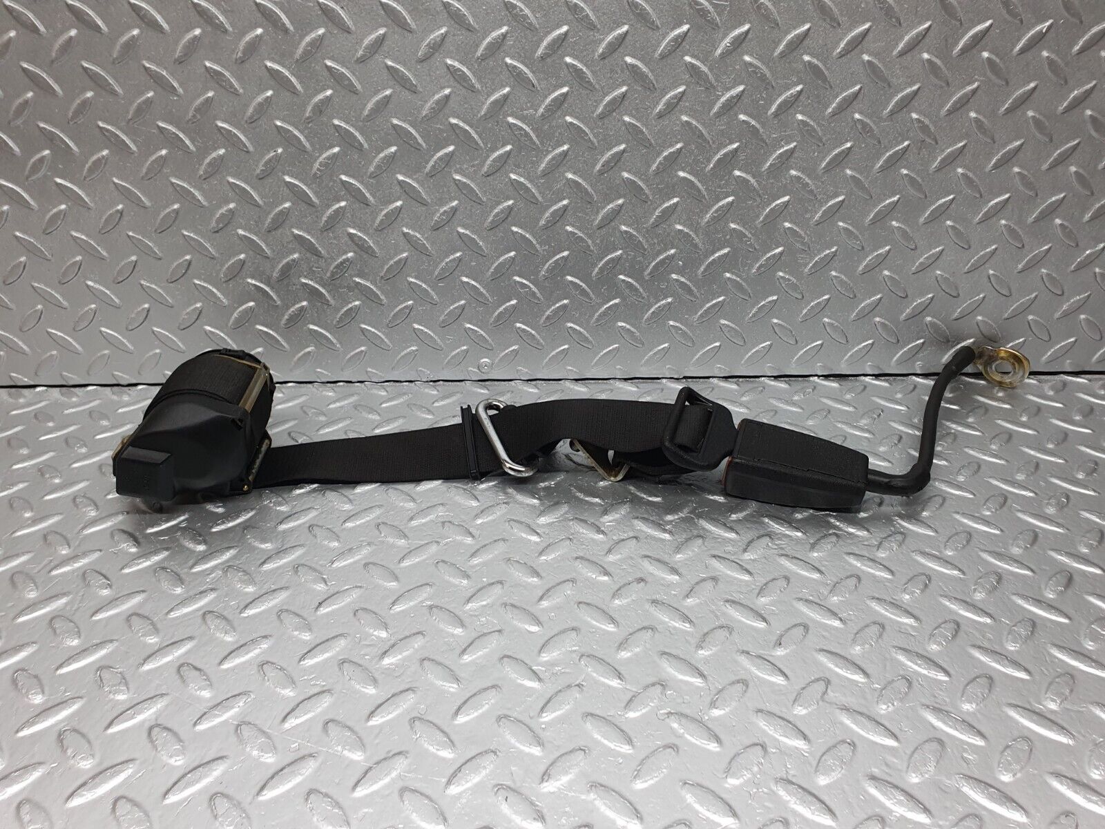 41694 Mercedes-Benz W124 200E Rear Seat Belt Set With Buckles 1248601185 1248601169 1248600585 1248600585