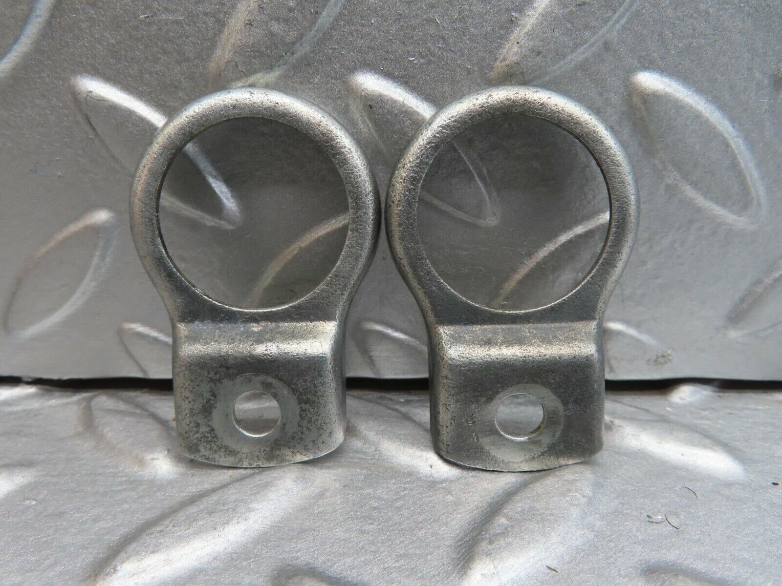 13754 Mercedes-Benz R107 450SL Fuel Injector Bracket