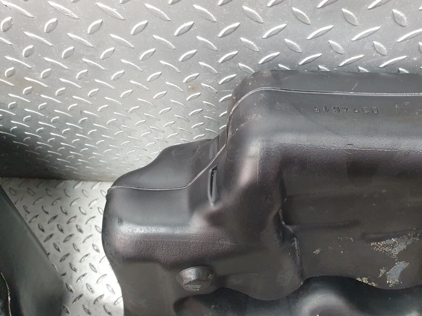 41999 Mercedes-Benz W202 C200 Fuel Tank Plastic 2024706901