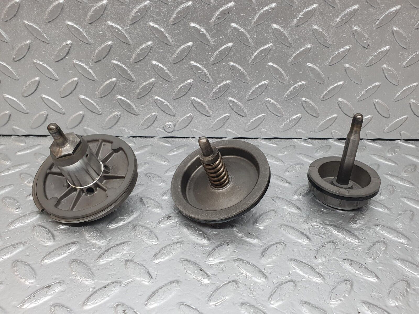 44233 Mercedes-Benz C107 350SLC Coupe Automatic Gearbox Piston Set 722.001 1152772338 1152774538