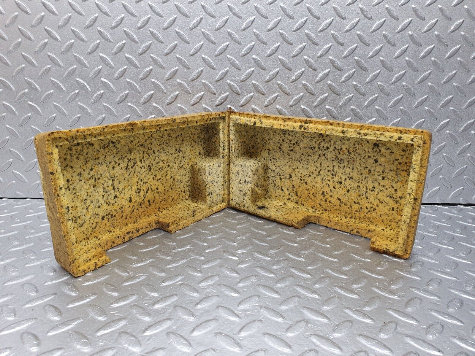 41960 Mercedes-Benz W202 C200 Central Locking Vacuum Pump Housing 2088000135