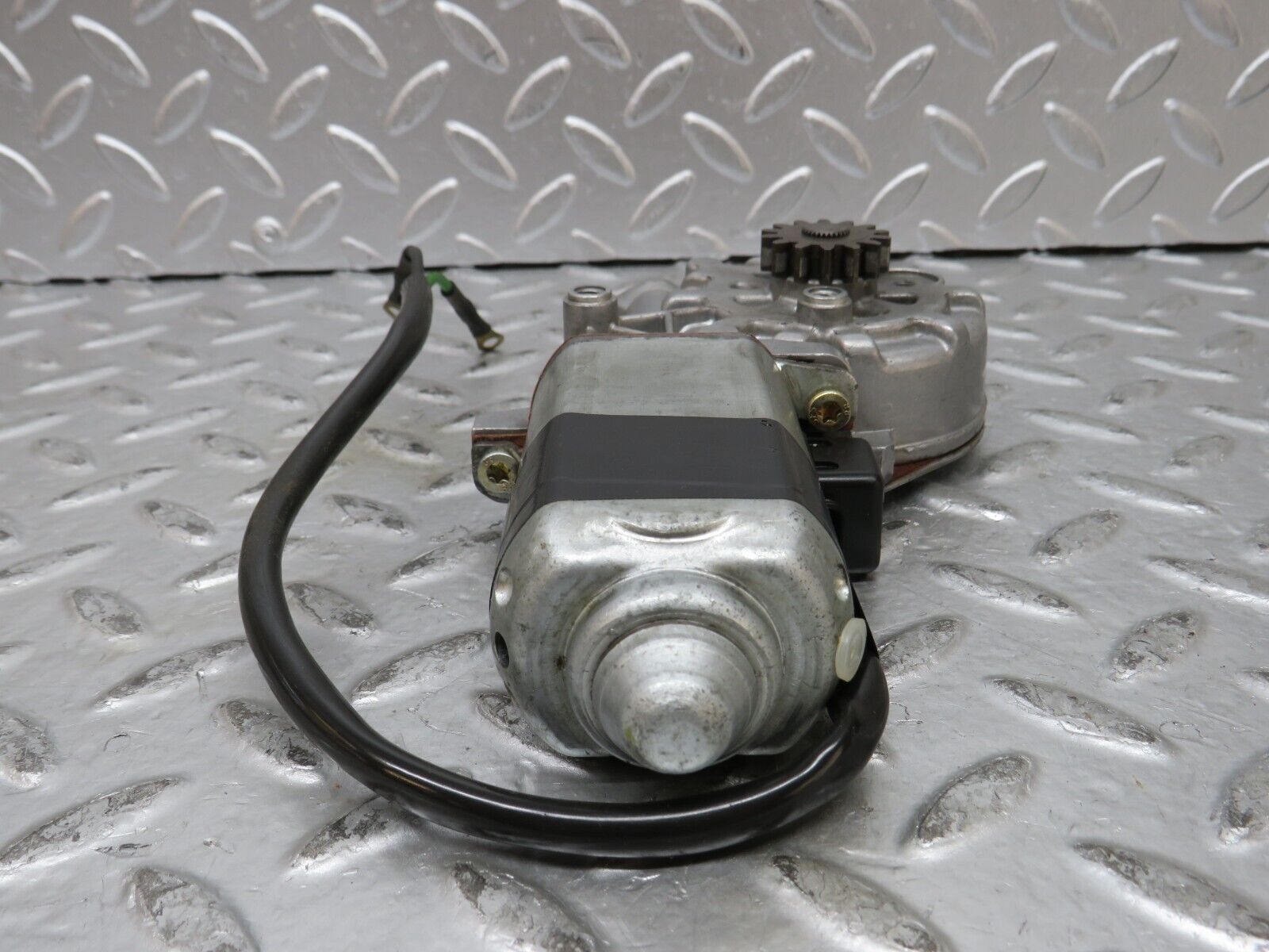 27416 Mercedes-Benz W123 280E Front Left Window Regulator Motor 0130821018