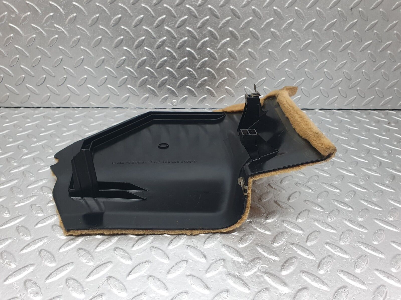 43611 Mercedes-Benz C126 380SEC Coupe Front Right Kick Panel Beige 1266880406