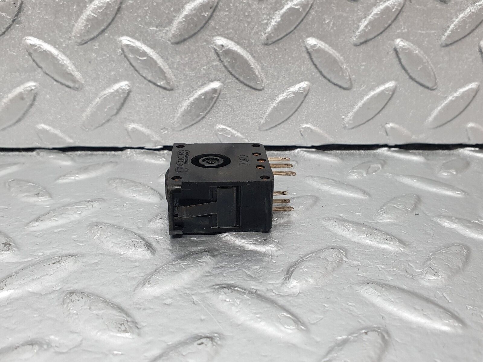 43654 Mercedes-Benz C126 380SEC Coupe Speaker Volume Control Switch