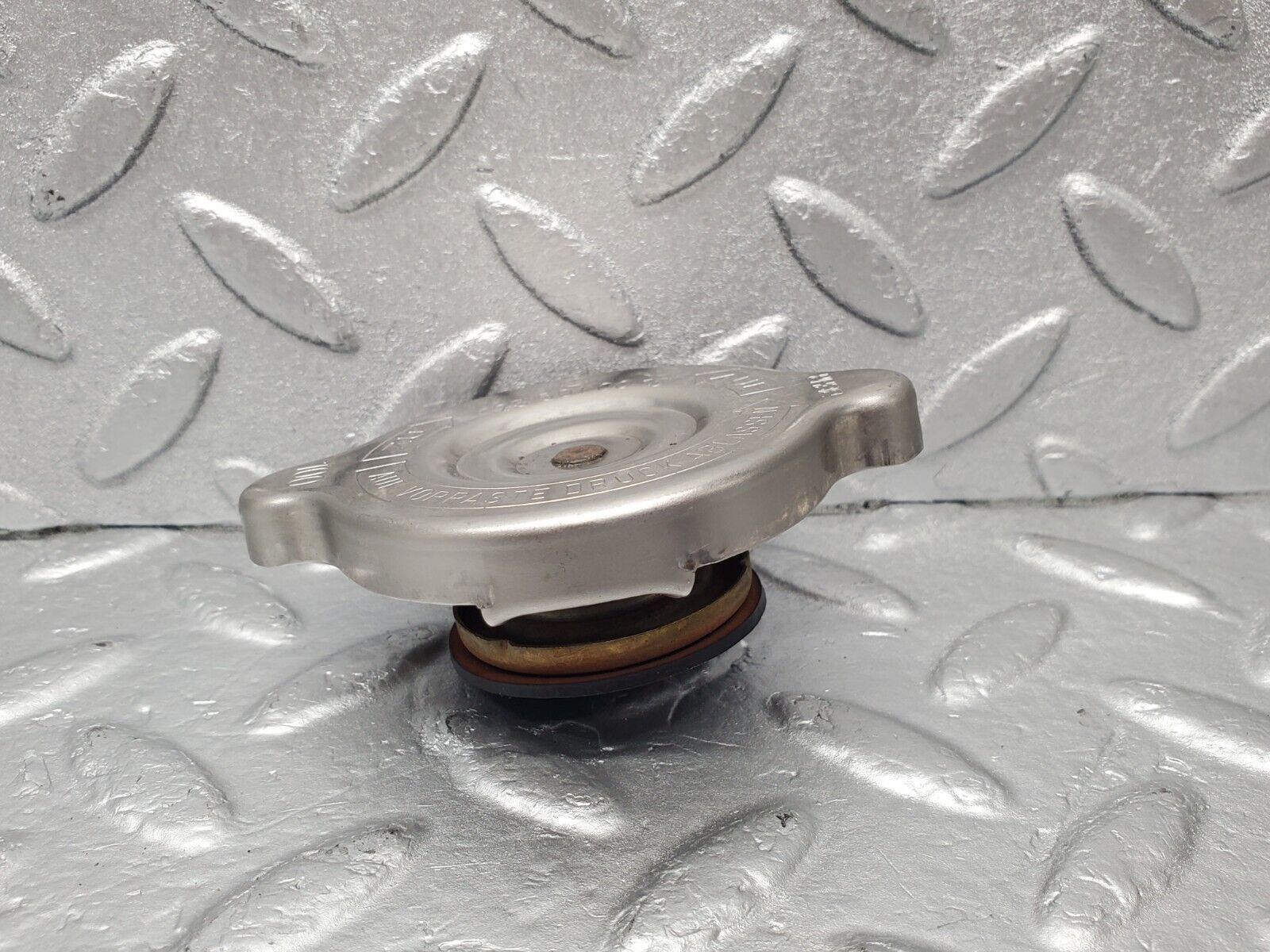 46527 Mercedes-Benz C123 280CE Coupe Radiator Cap 1235010015