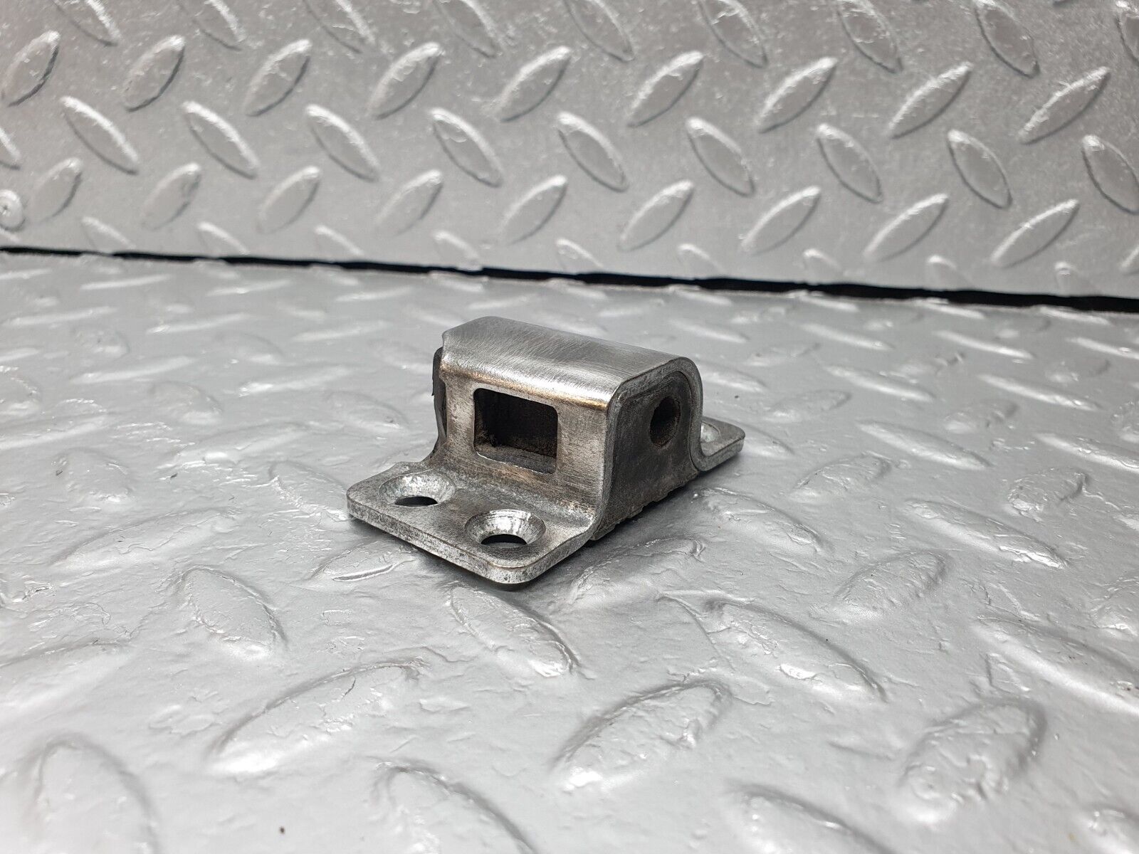 43112 Mercedes-Benz W108 280SE Door Lock Latch Right