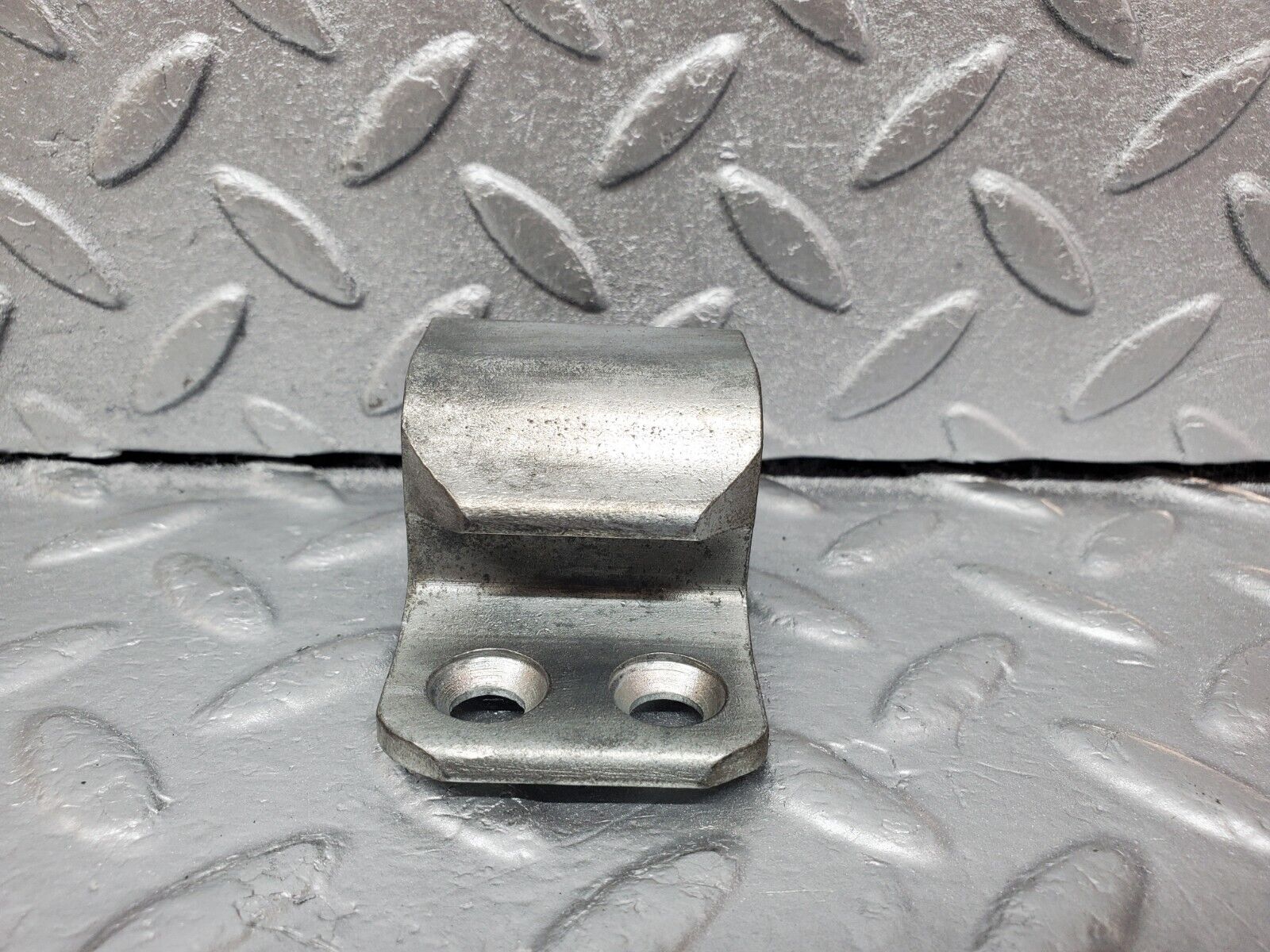 45634 Mercedes-Benz W126 420SE Left Door Lock Latch