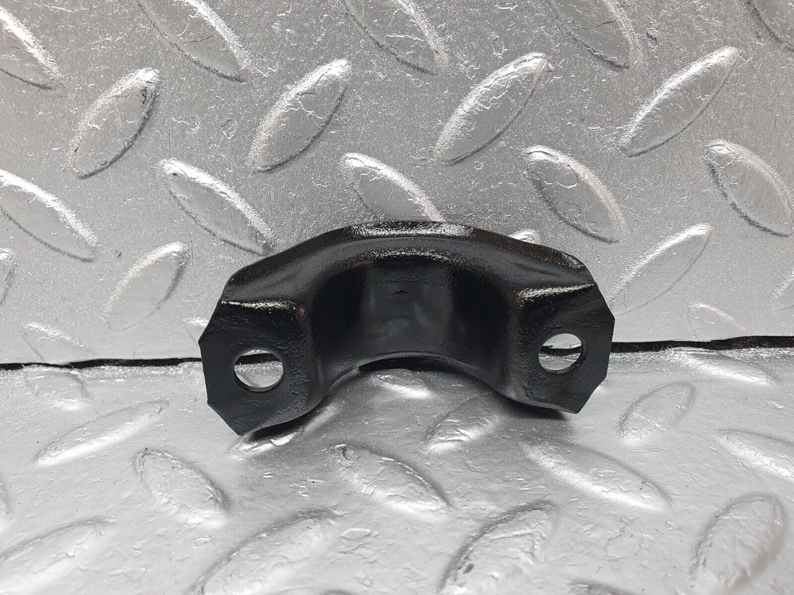 42120 Mercedes-Benz W202 C200 Anti Roll Bar Holder Bracket Front Right