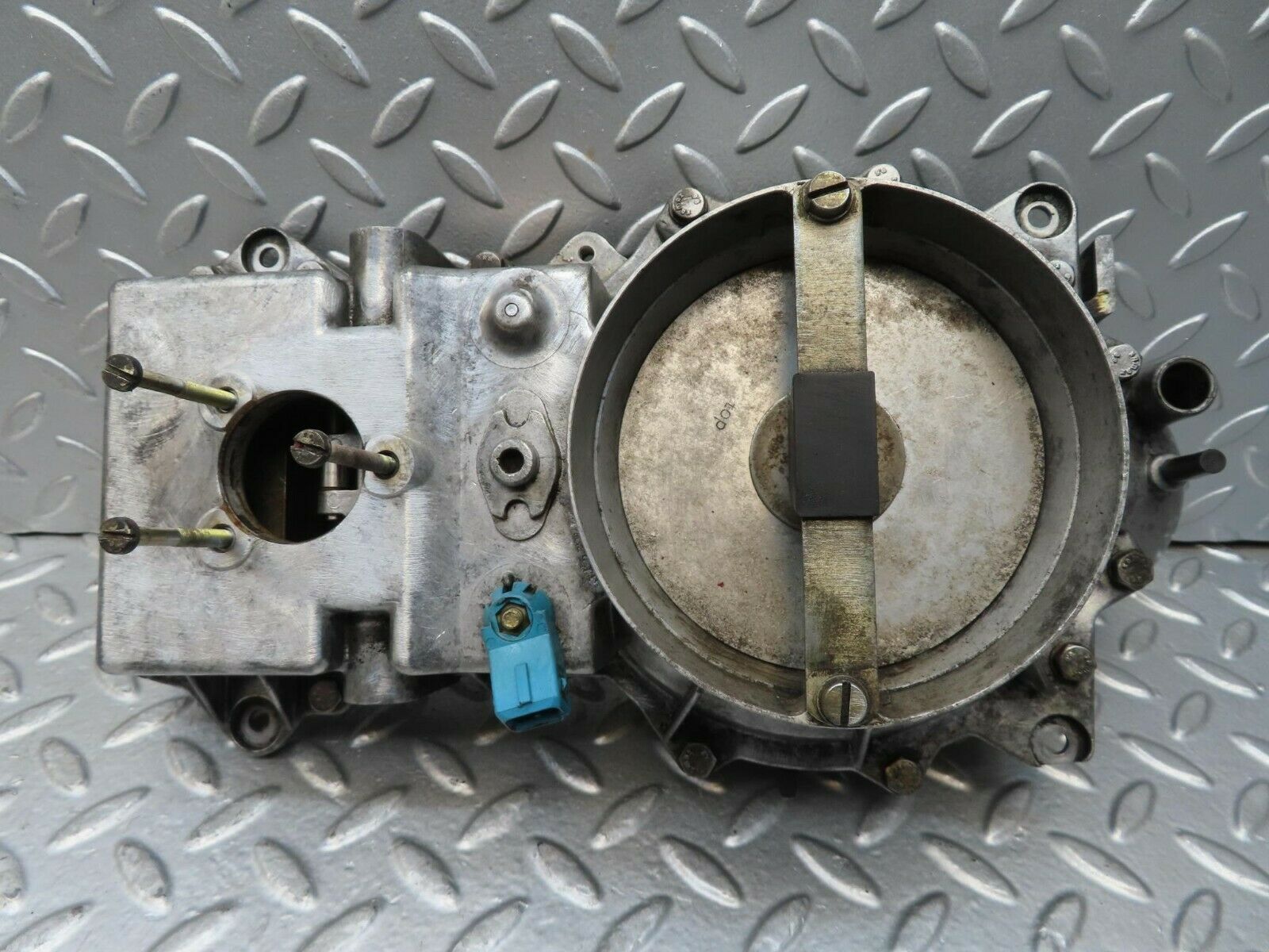 15587 Mercedes-Benz R107 450SL  Air Flow Mass Meter  Sensor Bosch 0438120062