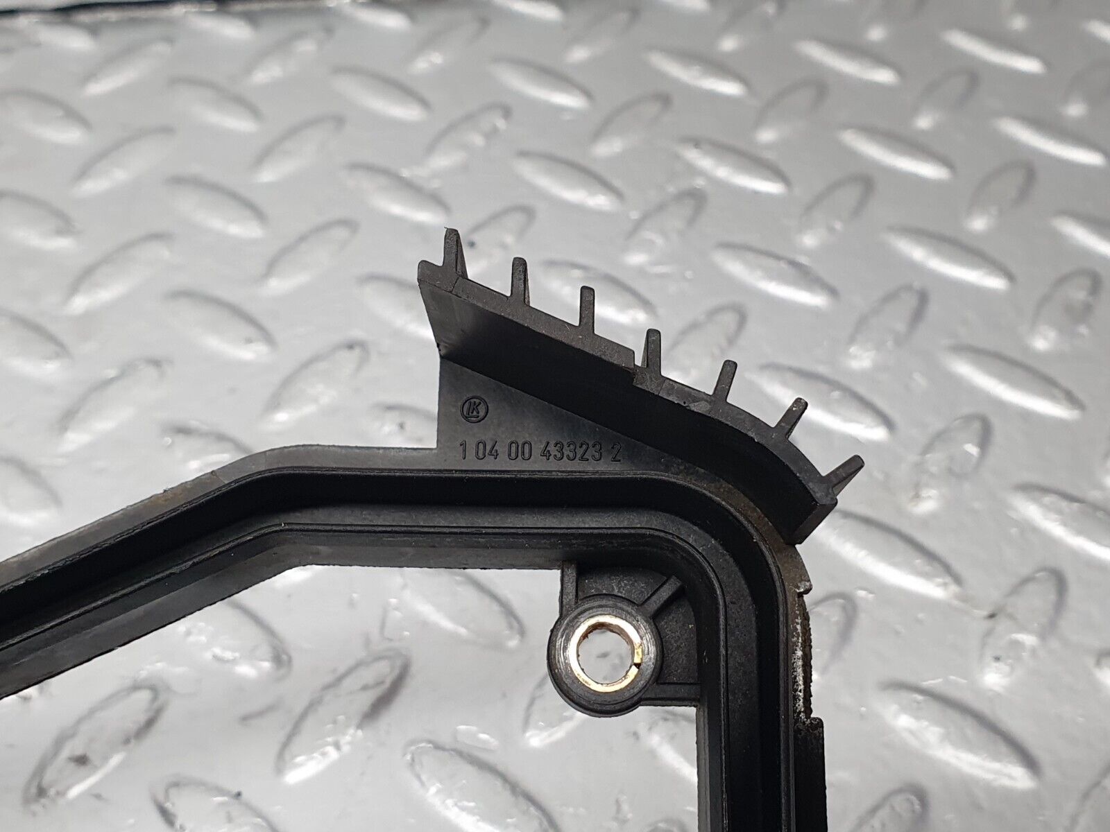 42595 Mercedes-Benz R129 320SL Coupe ECU Control Unit Housing Seal 1295450319